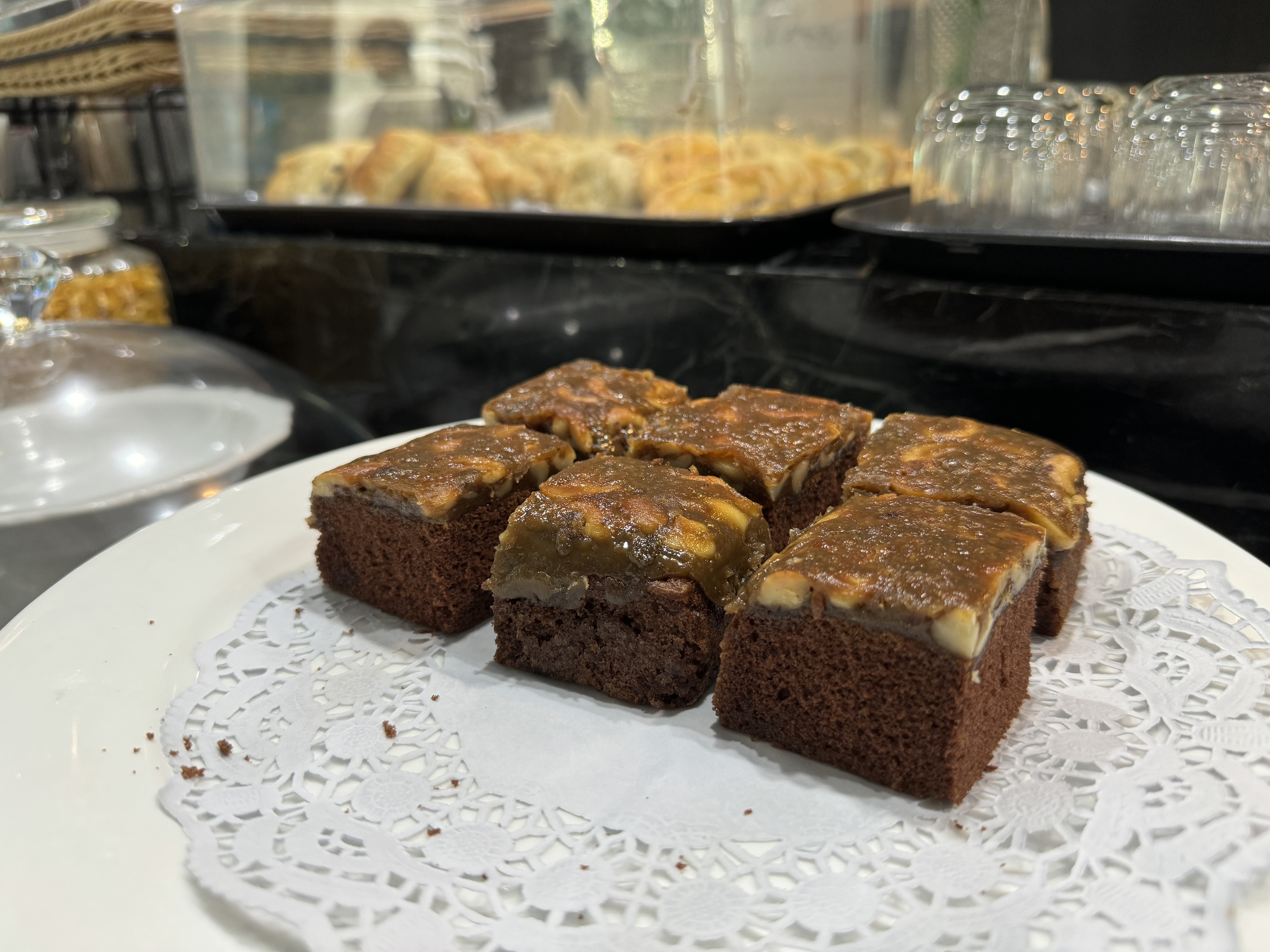 Coral Premium Departure Lounge HKT toffee cake Coral Premium Departure Lounge HKT toffee cake