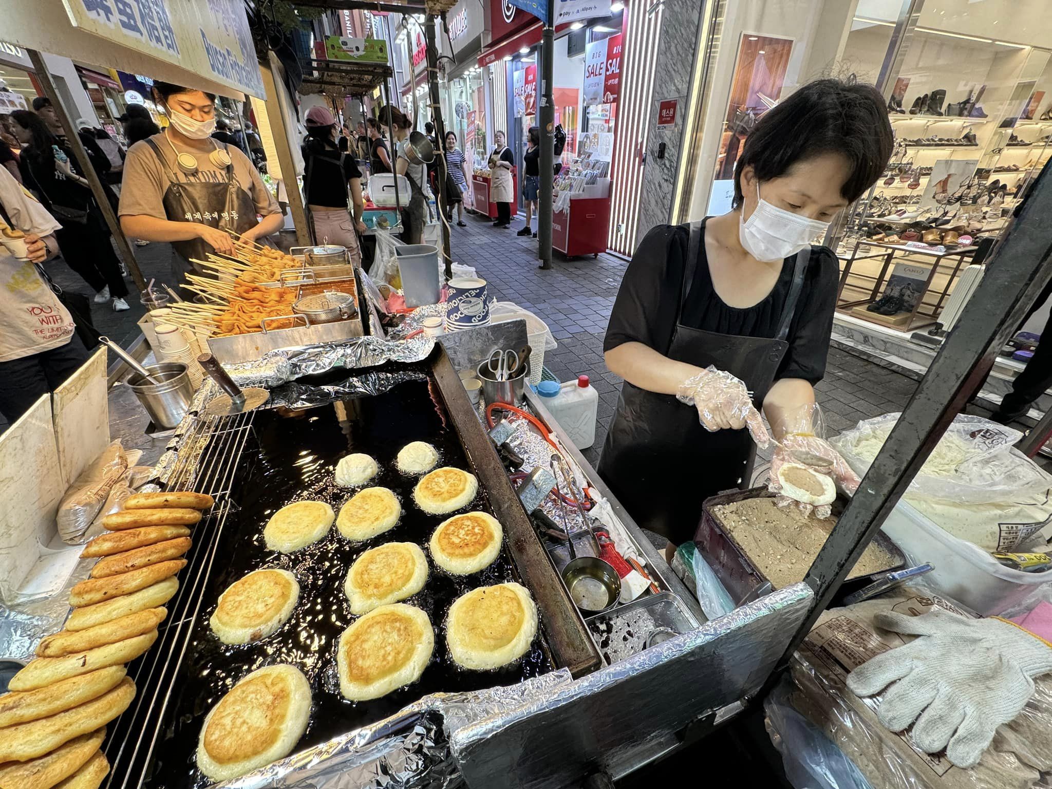 Hotteok Myeongdong Night Market Hotteok Myeongdong Night Market