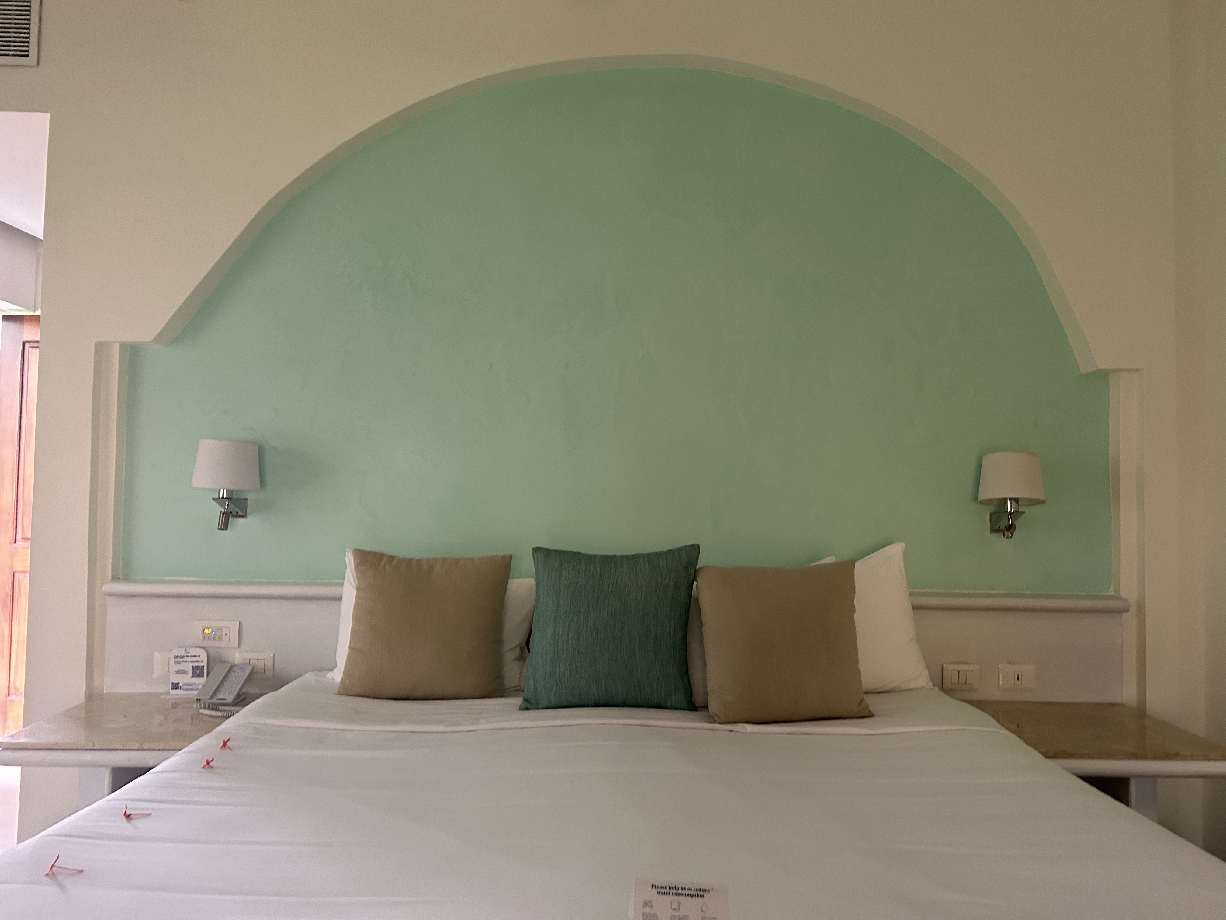 Iberostar Selection Bavaro Suites pillows and bed Iberostar Selection Bavaro Suites bed