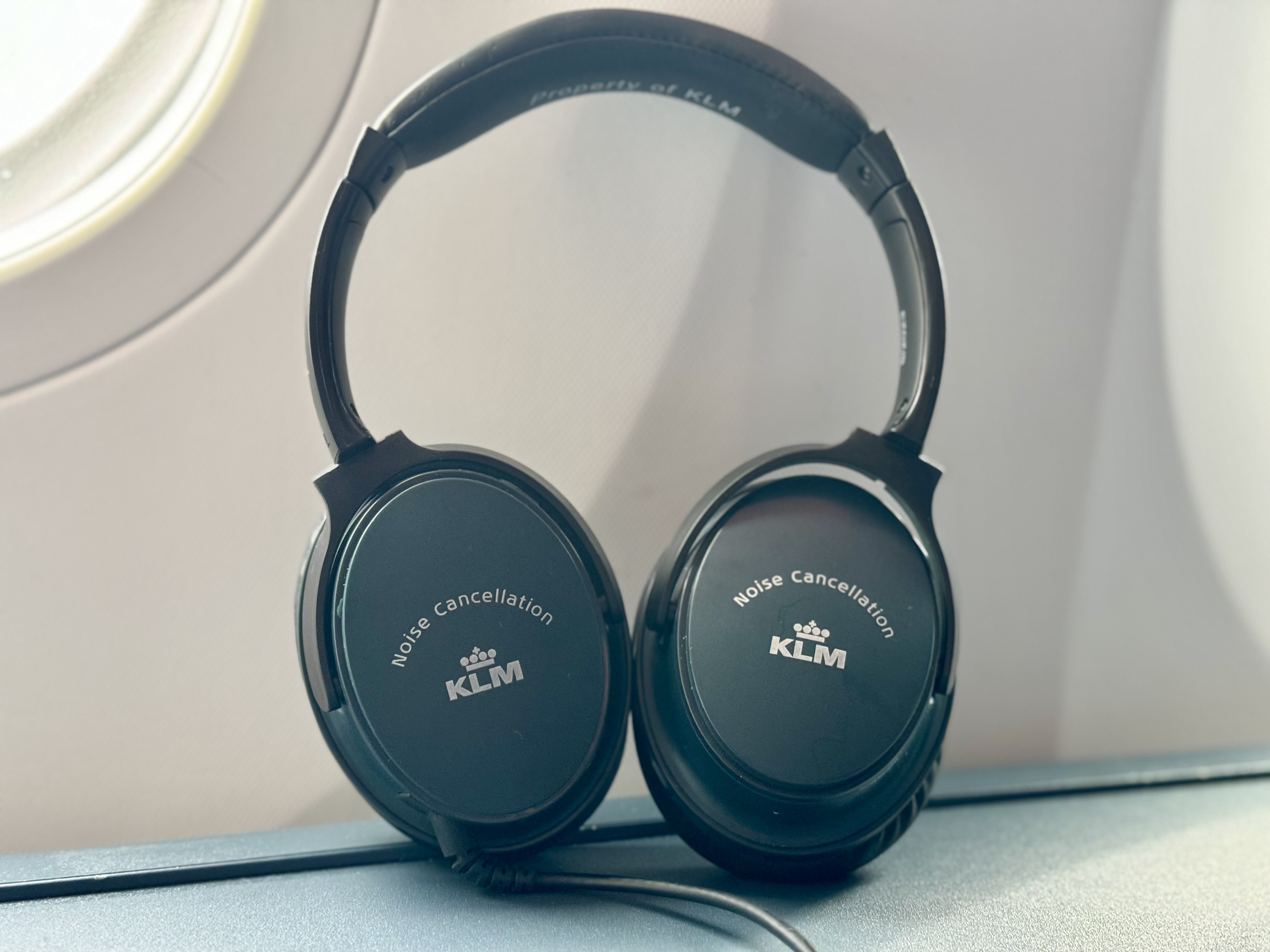 KLM Boeing 78X Business Class amenities KLM Boeing 78X Business Class amenities