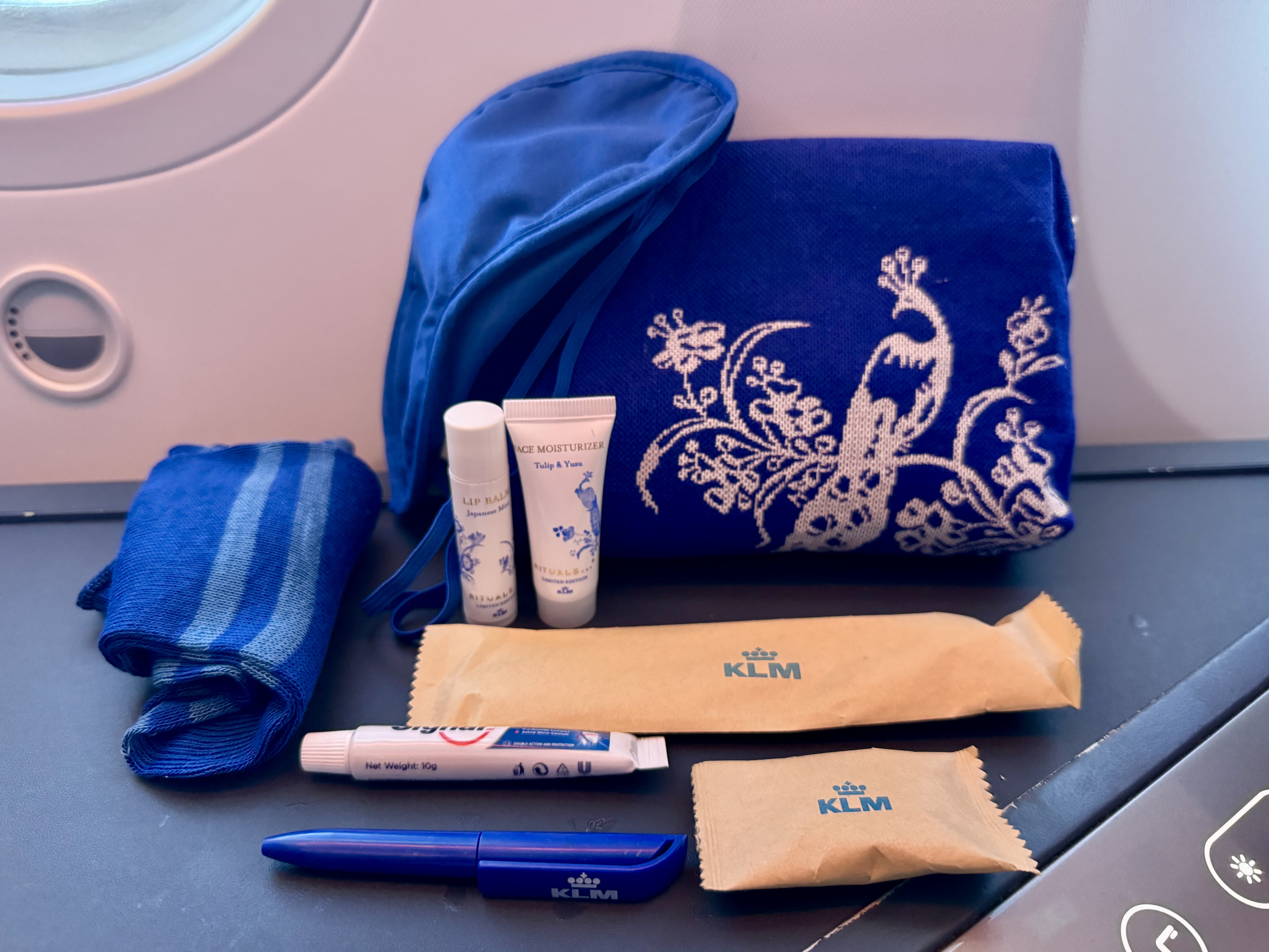KLM Boeing 78X Business Class amenity kit KLM Boeing 78X Business Class amenity kit