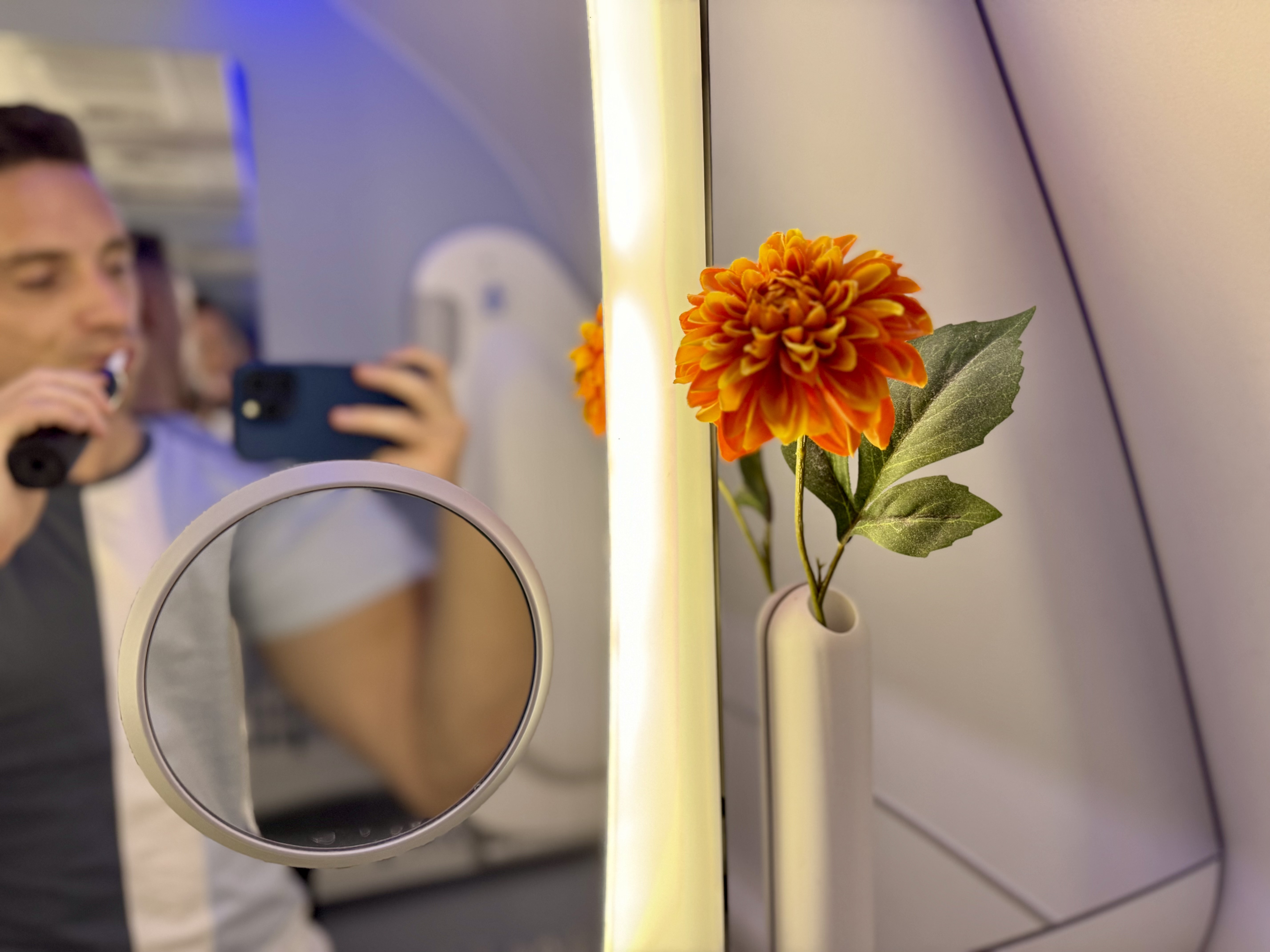 KLM Boeing 78X Business Class bathroom KLM Boeing 78X Business Class bathroom