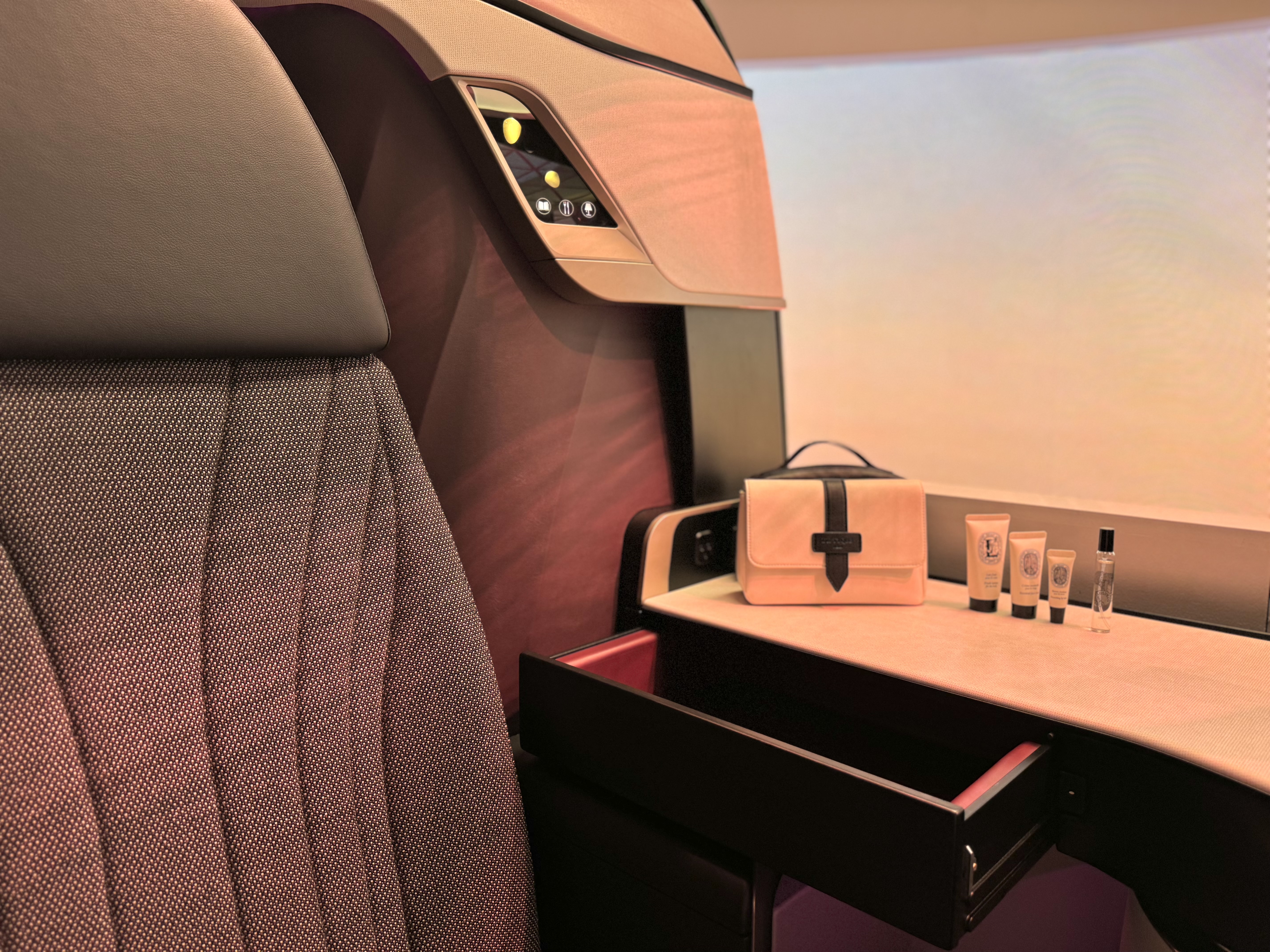 Qatar QSuite Next Gen Companion Suite 8 Qatar QSuite Next Gen Companion Suite 8