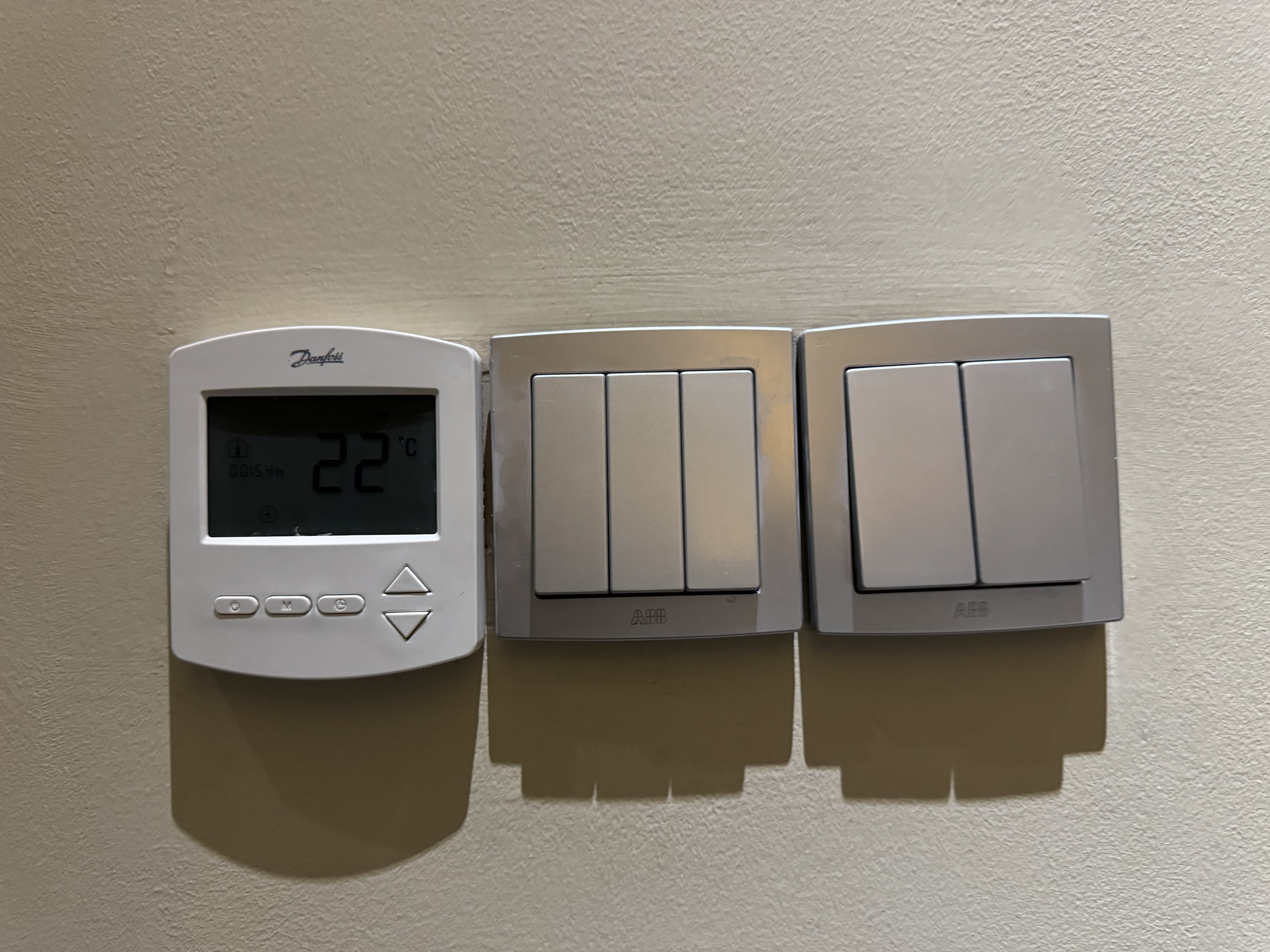 St Regis Lhasa bedroom thermostat switches St Regis Lhasa bedroom thermostat switches