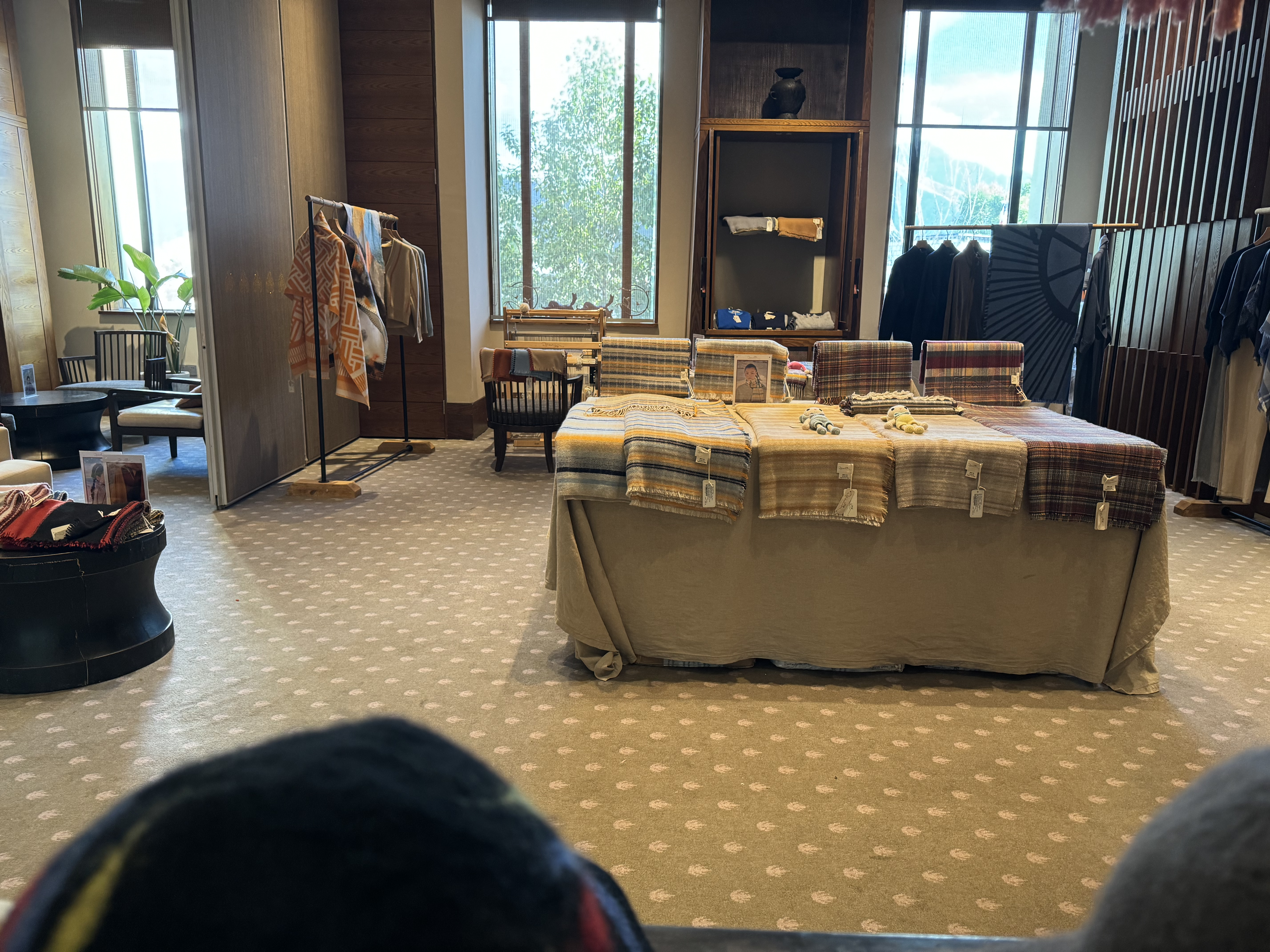 St Regis Lhasa clothes shop St Regis Lhasa clothes shop
