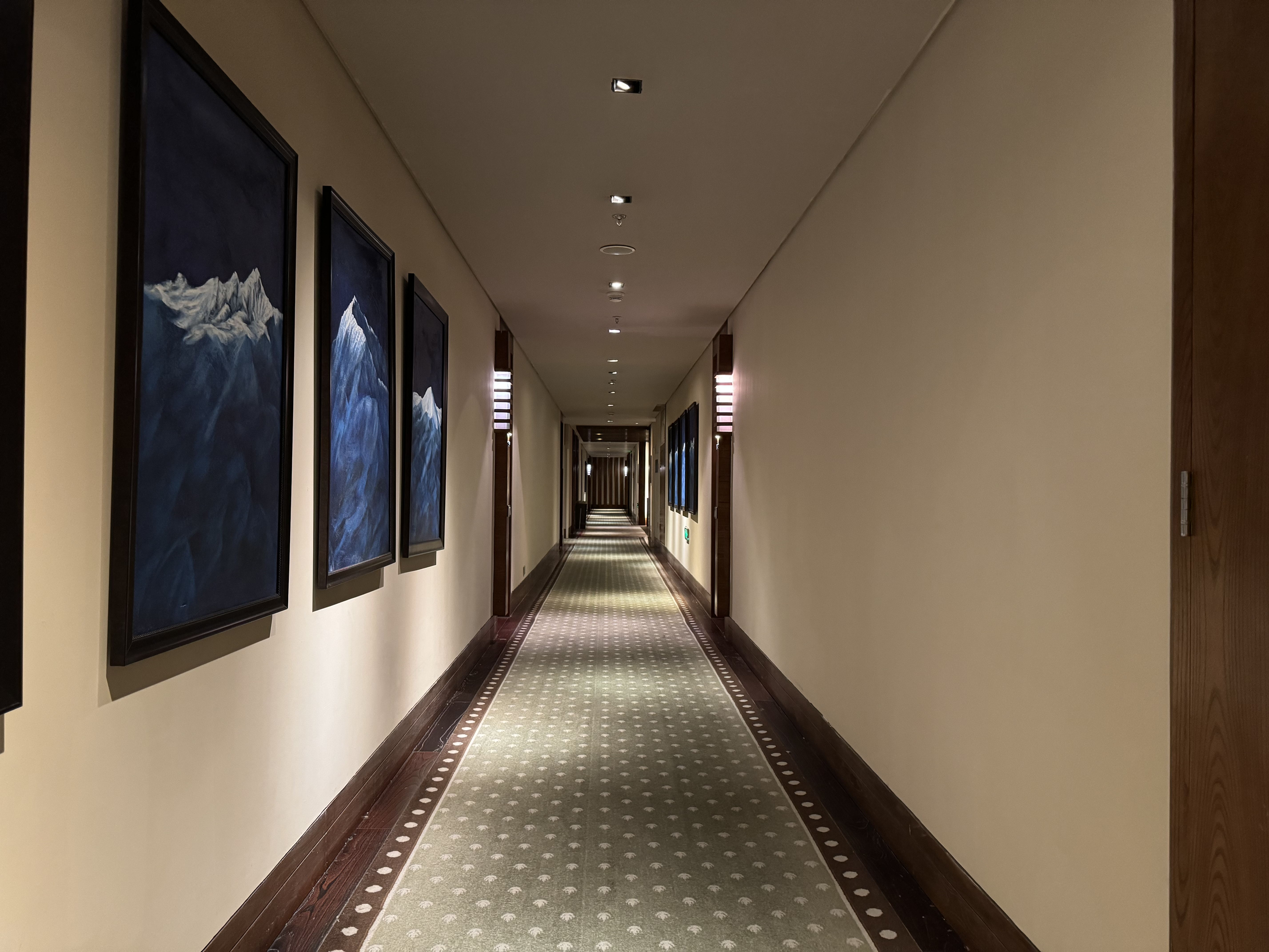 St Regis Lhasa guest floor hallway St Regis Lhasa guest floor hallway