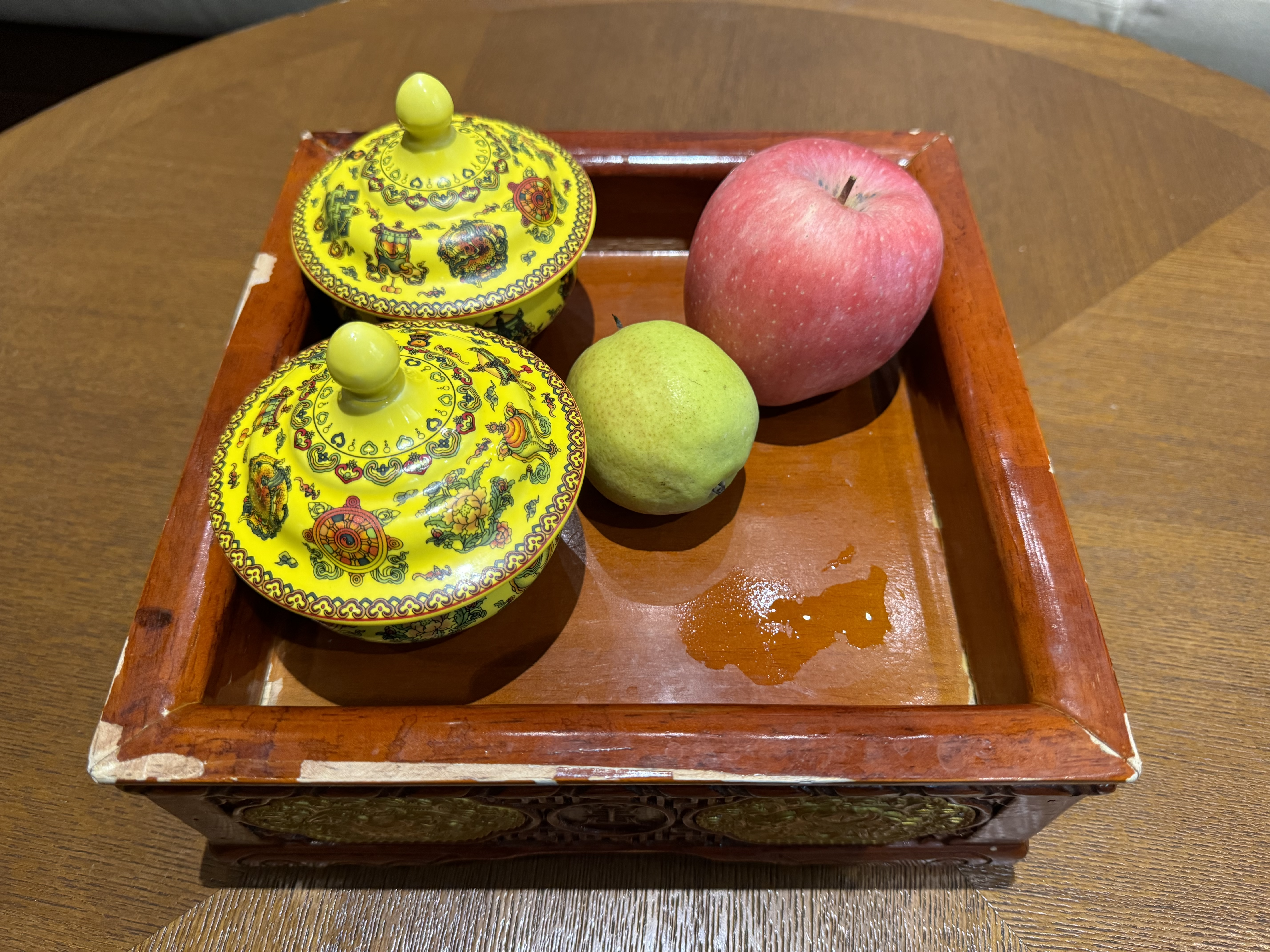 St Regis Lhasa living room table with welcome gift St Regis Lhasa living room table with welcome gift