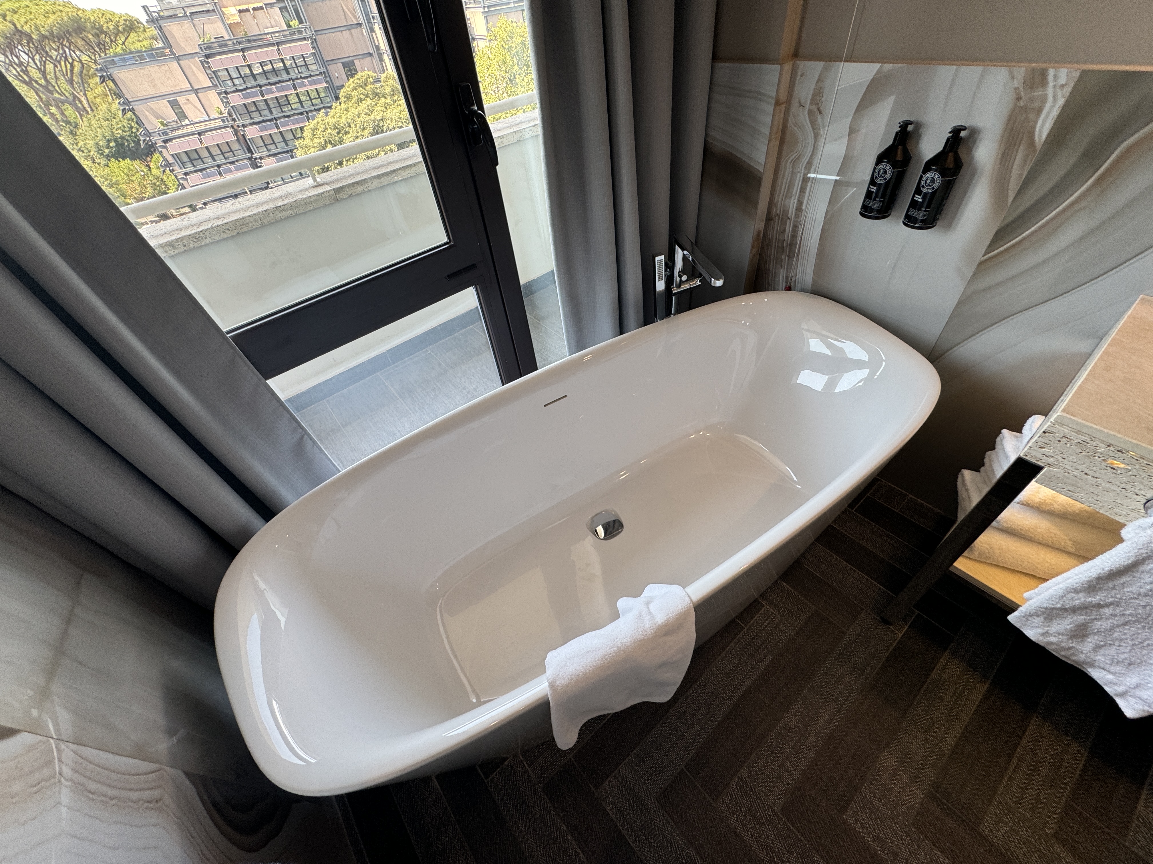 Tribune Rome Bathtub Tribune Rome Bathtub