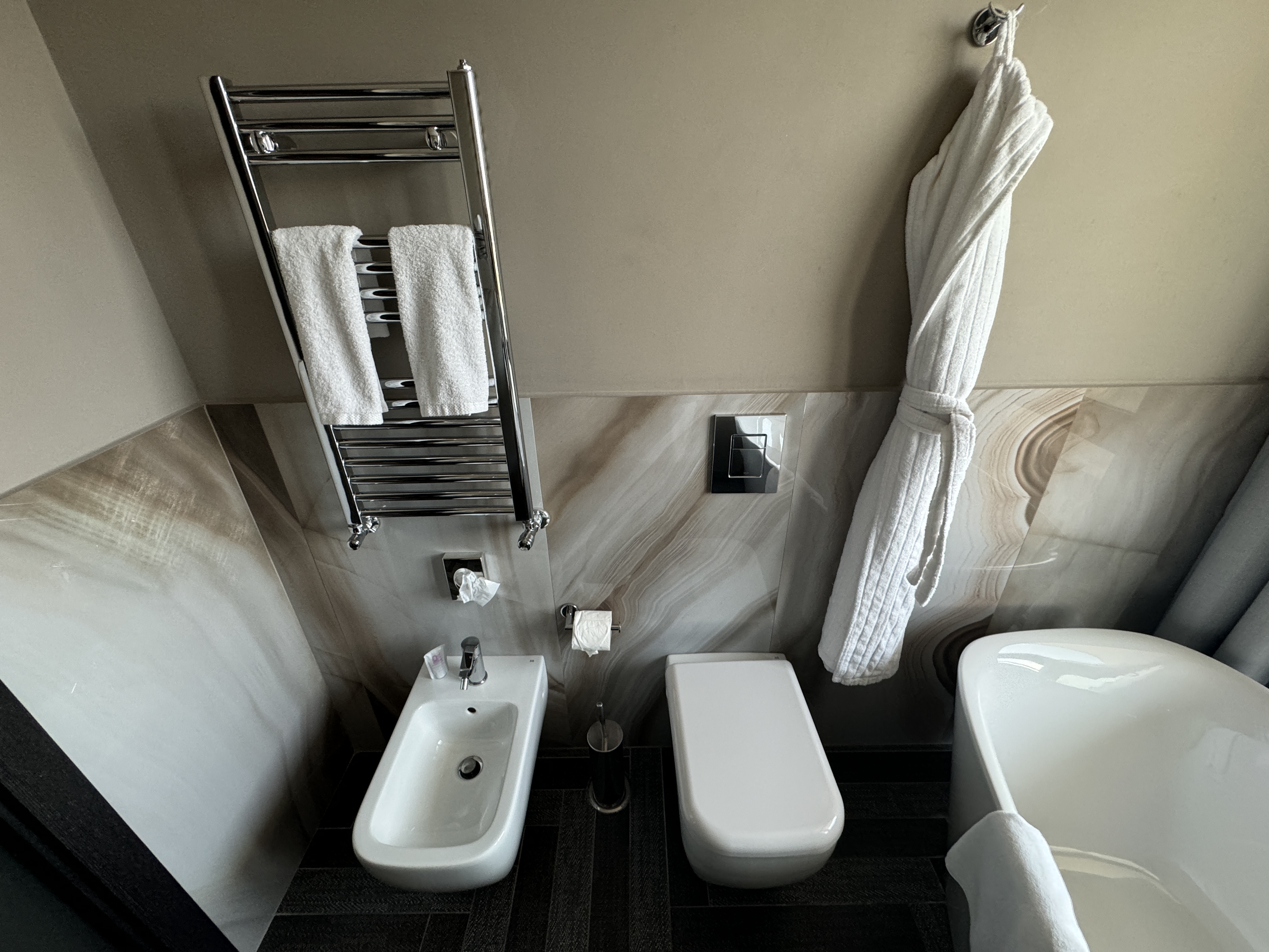 Tribune Rome Entryway Bathroom Toilet Bidet Robe Tribune Rome Entryway Bathroom Toilet Bidet Robe