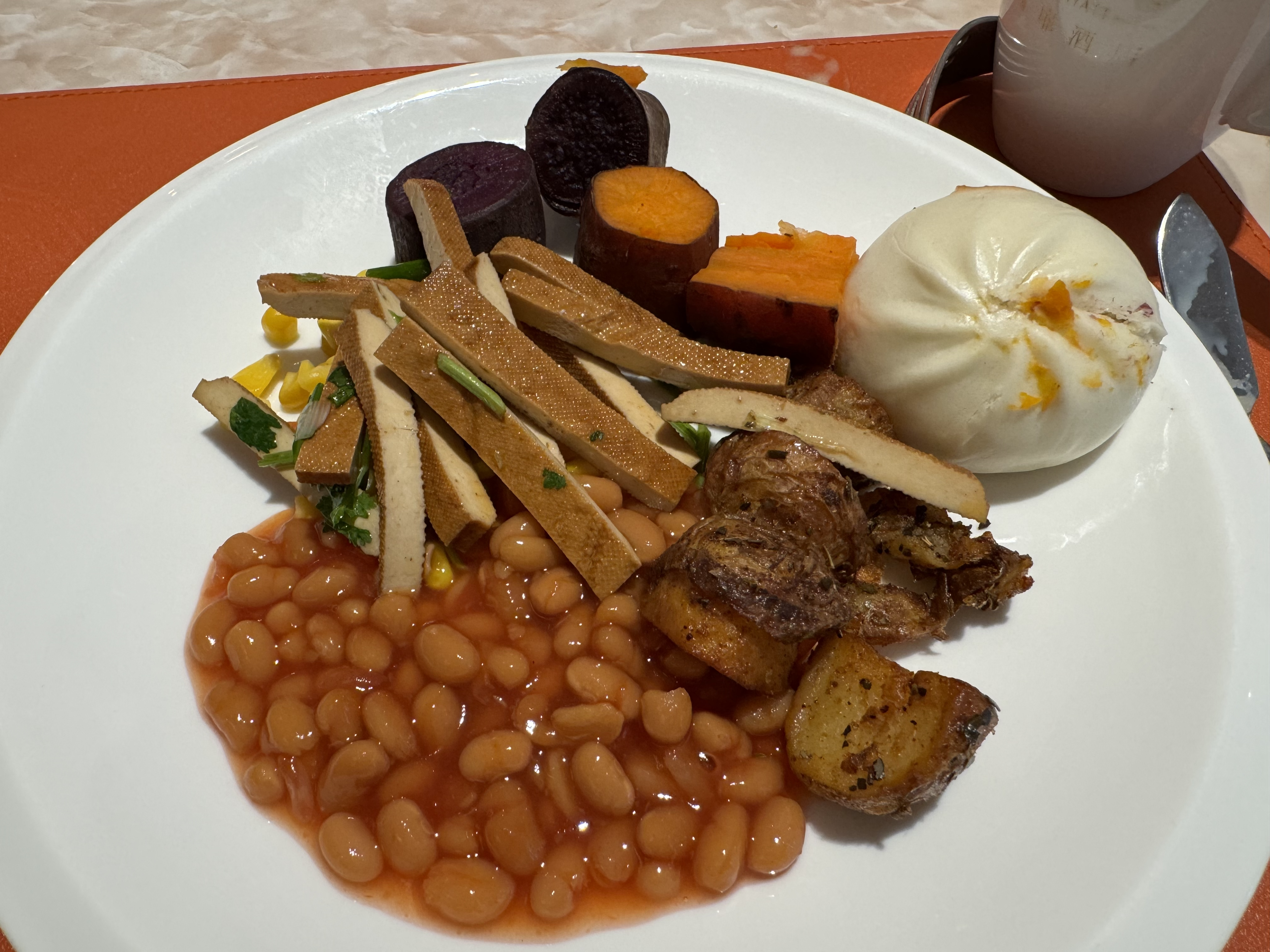 UrCove Beijing Forbidden City restaurant breakfast plate