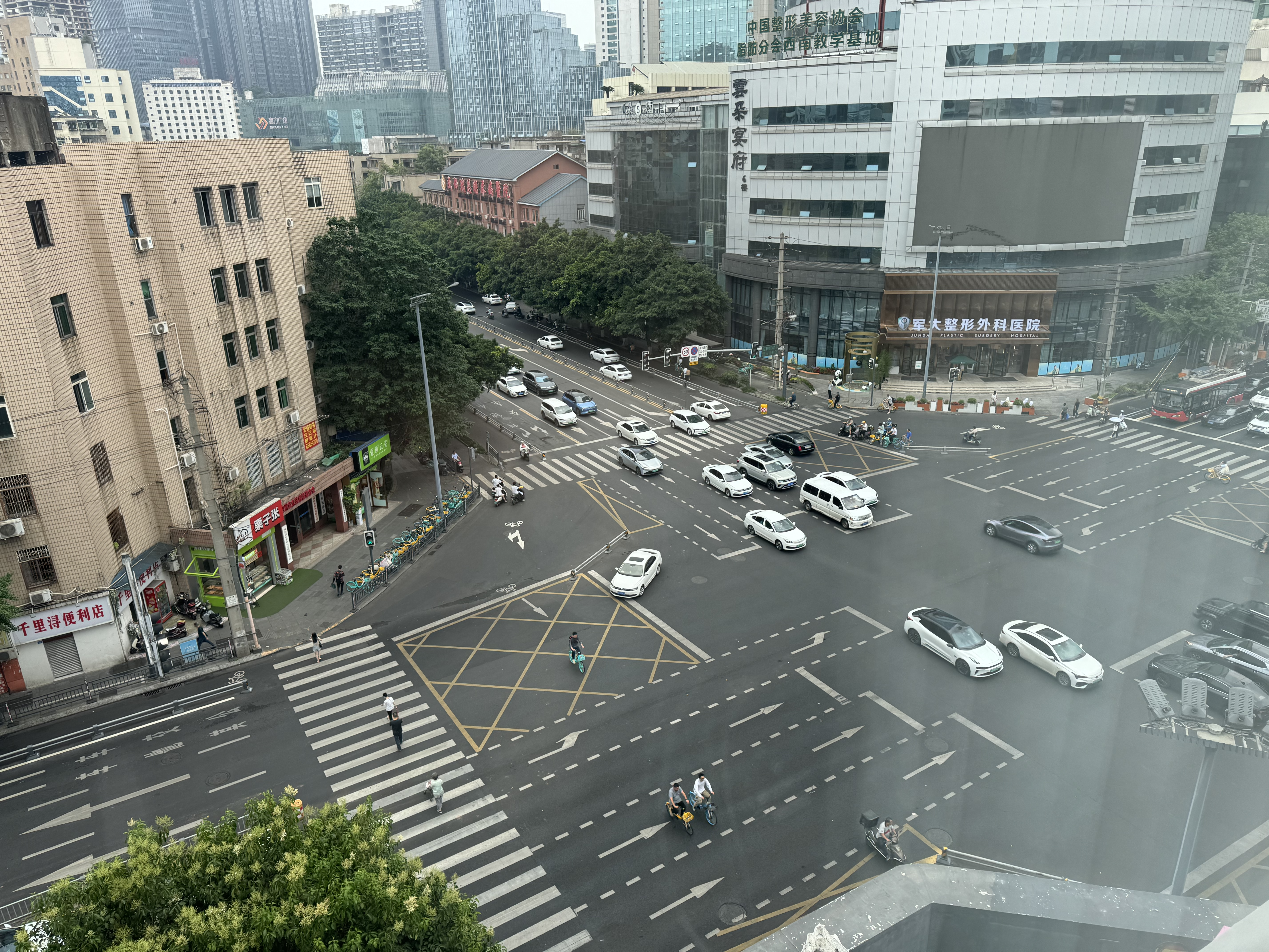 UrCove Chengdu Wenshu Monastery Taikoo Li bedroom view UrCove Chengdu Wenshu Monastery Taikoo Li bedroom view