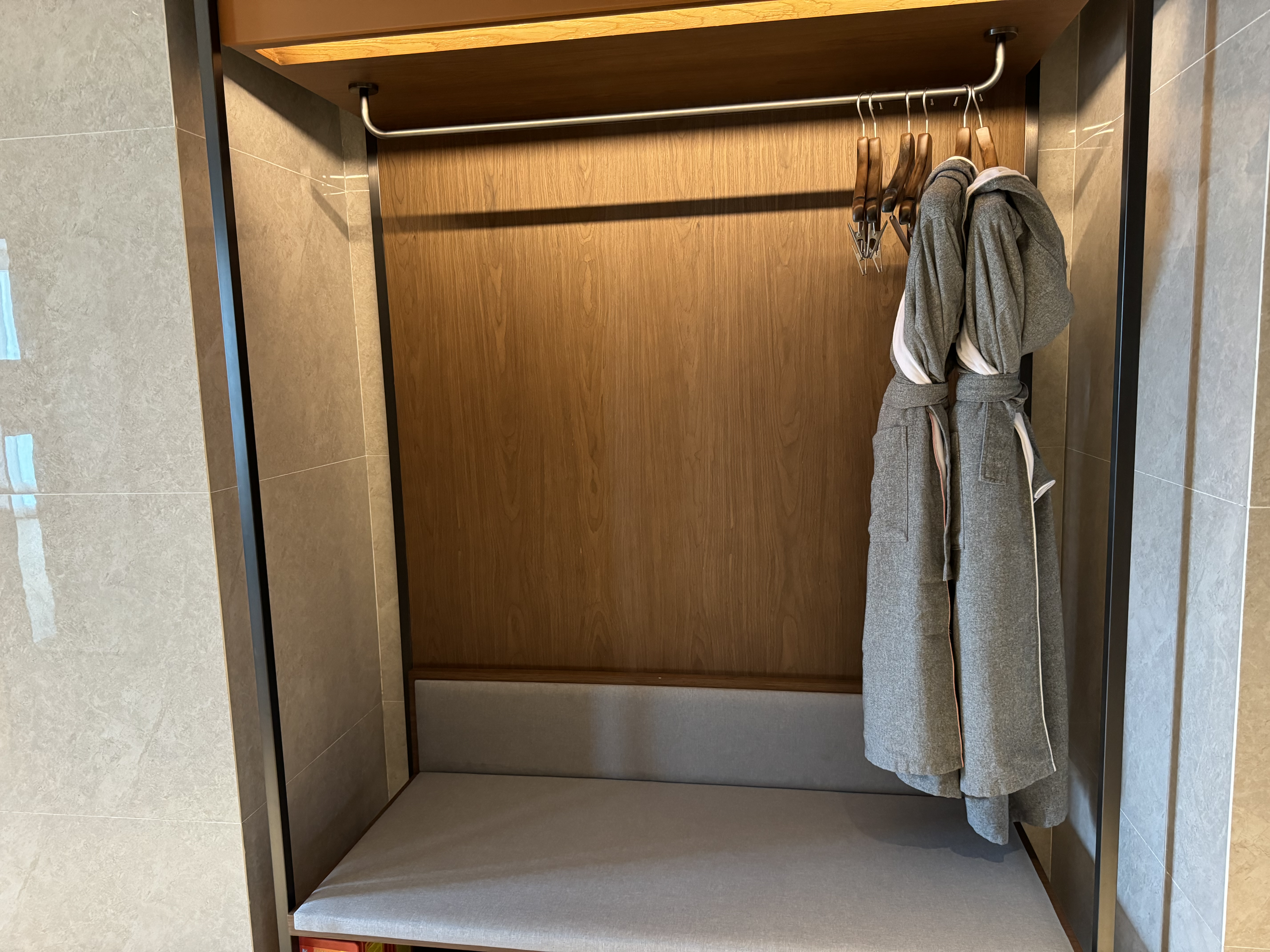 UrCove Chengdu Wenshu Monastery Taikoo Li closet UrCove Chengdu Wenshu Monastery Taikoo Li closet