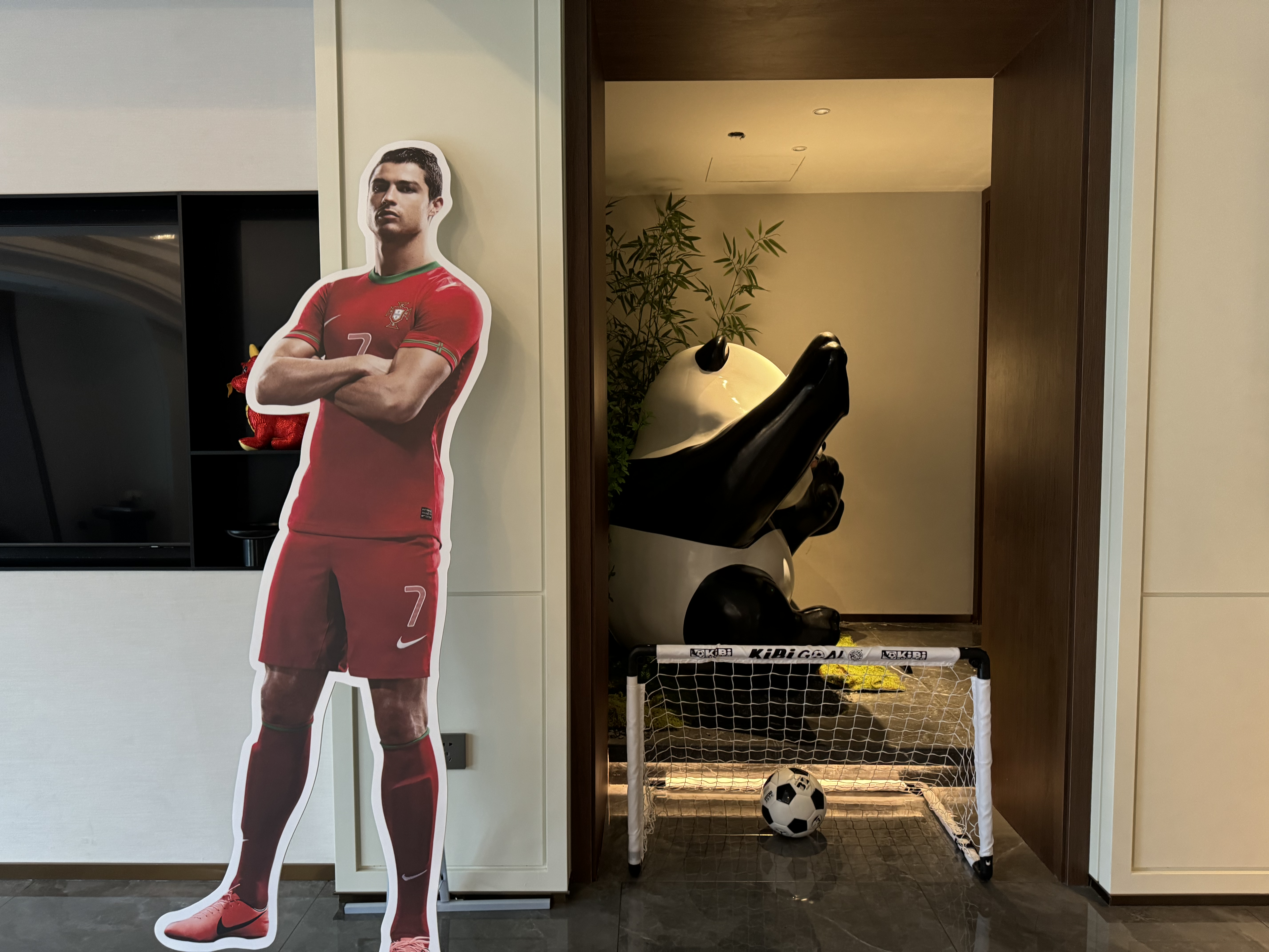UrCove Chengdu Wenshu Monastery Taikoo Li lobby goal and TV UrCove Chengdu Wenshu Monastery Taikoo Li lobby goal and TV