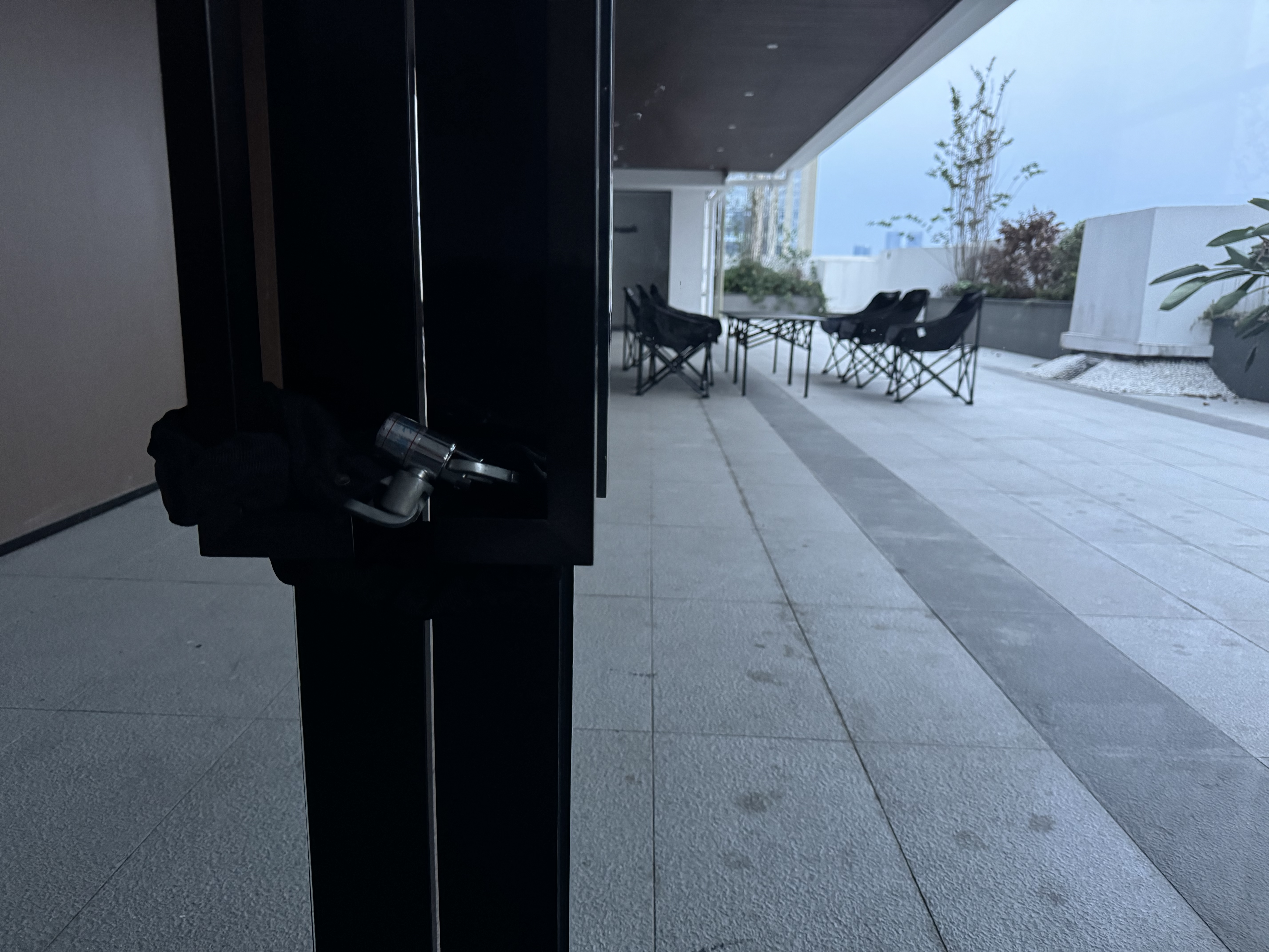 UrCove Chengdu Wenshu Monastery Taikoo Li locked rooftop UrCove Chengdu Wenshu Monastery Taikoo Li locked rooftop