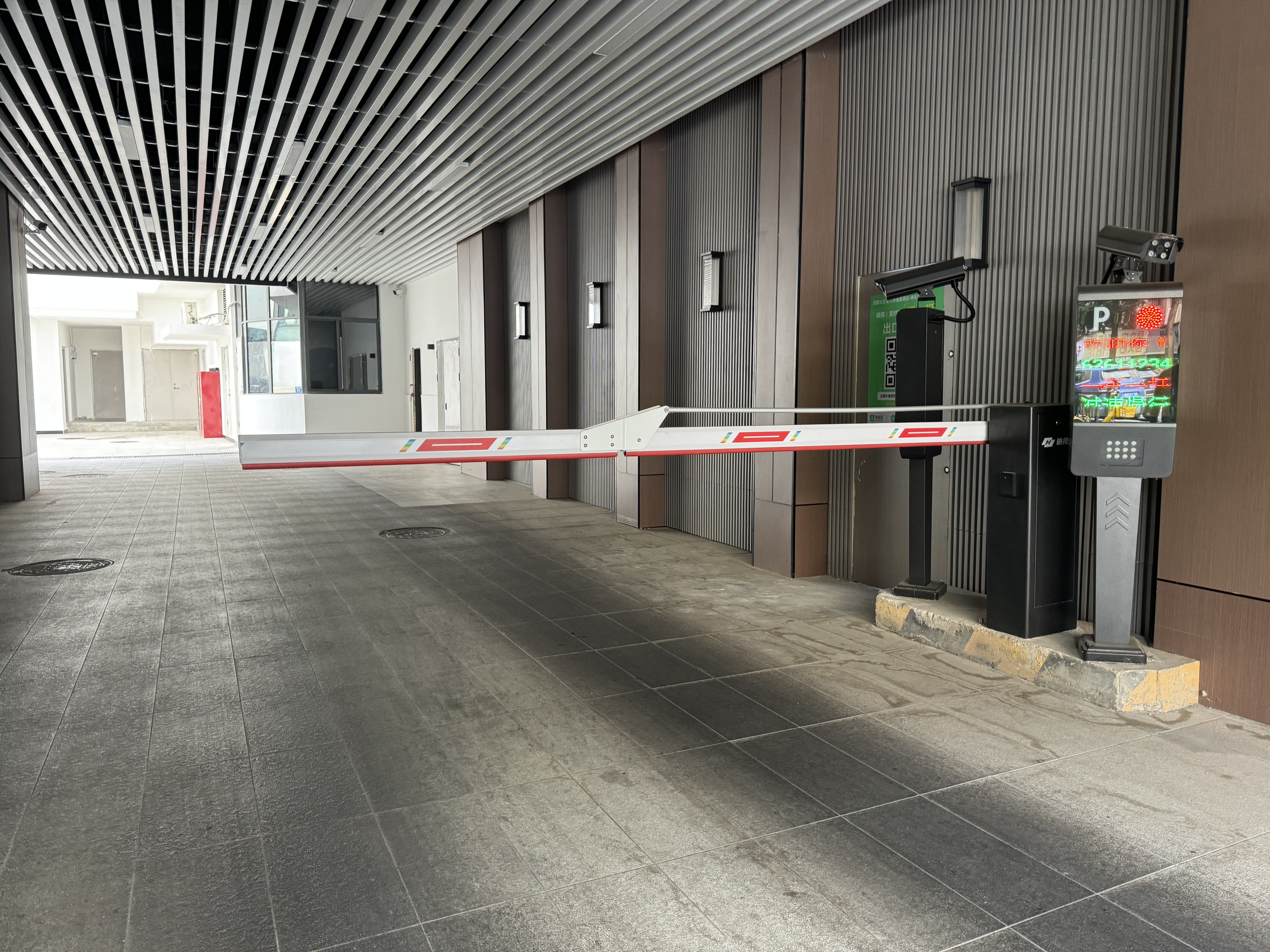 UrCove Chengdu Wenshu Monastery Taikoo Li parking entrance UrCove Chengdu Wenshu Monastery Taikoo Li parking entrance