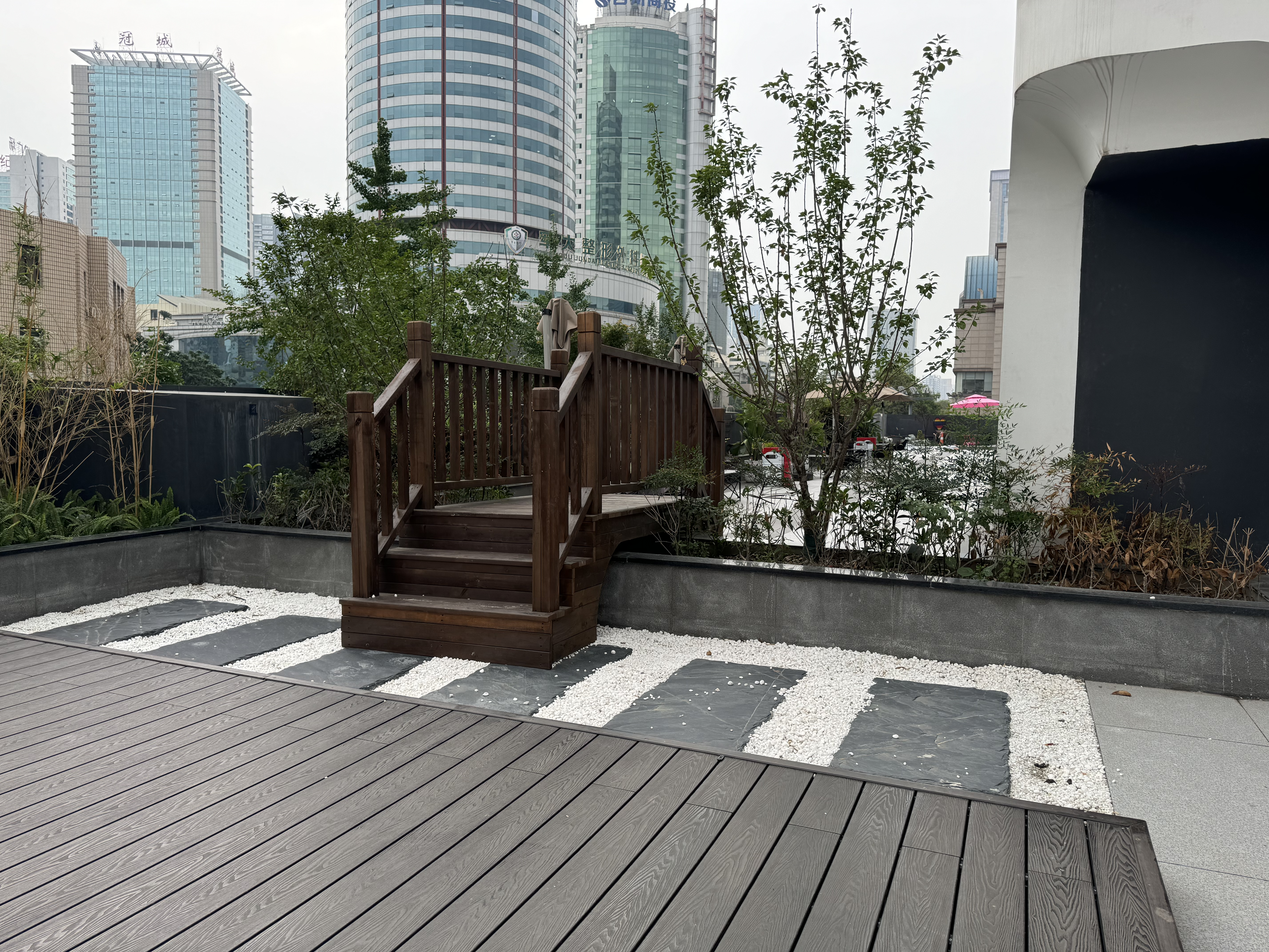 UrCove Chengdu Wenshu Monastery Taikoo Li terrace bridge UrCove Chengdu Wenshu Monastery Taikoo Li terrace bridge