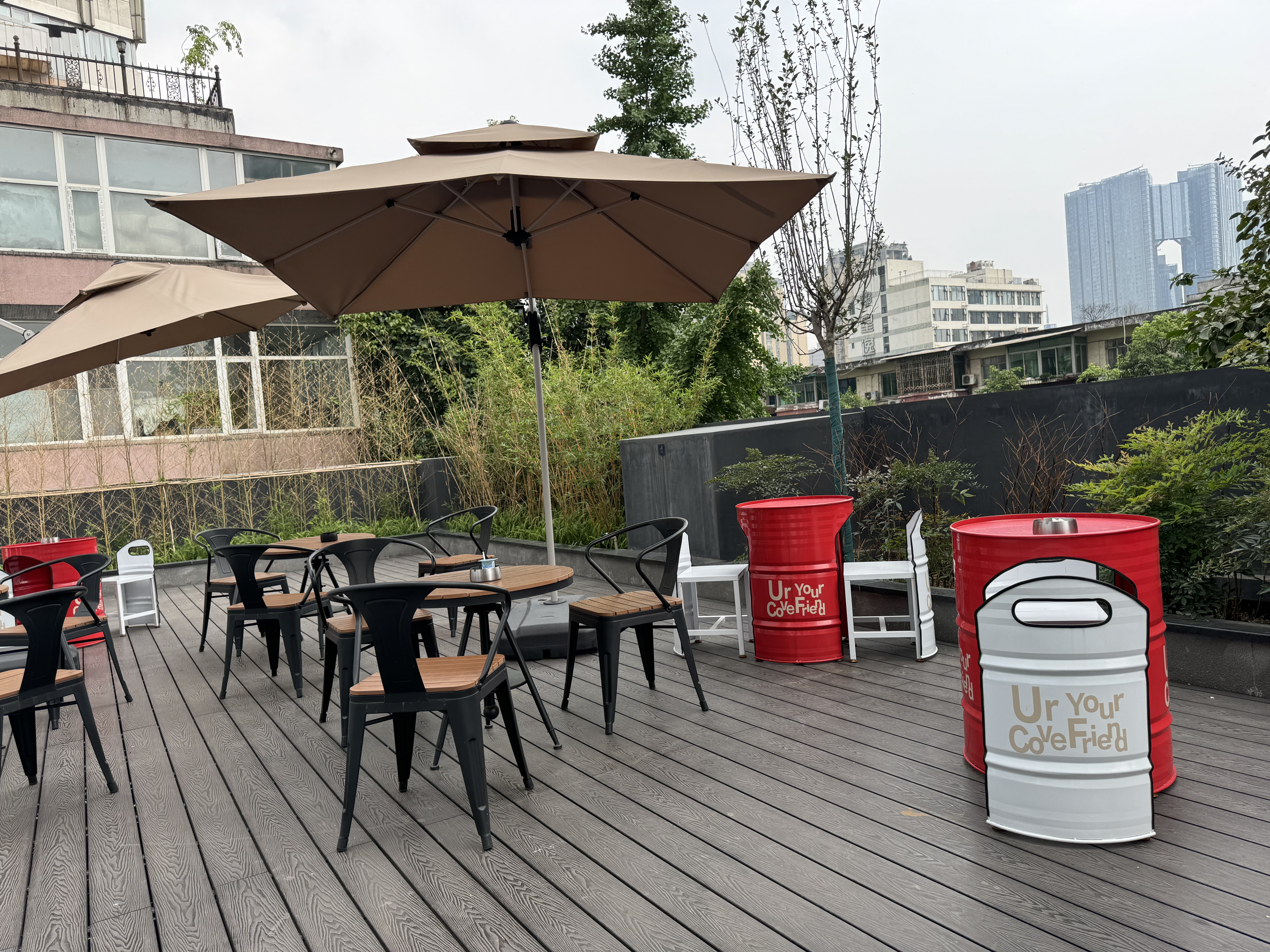 UrCove Chengdu Wenshu Monastery Taikoo Li terrace seating UrCove Chengdu Wenshu Monastery Taikoo Li terrace seating