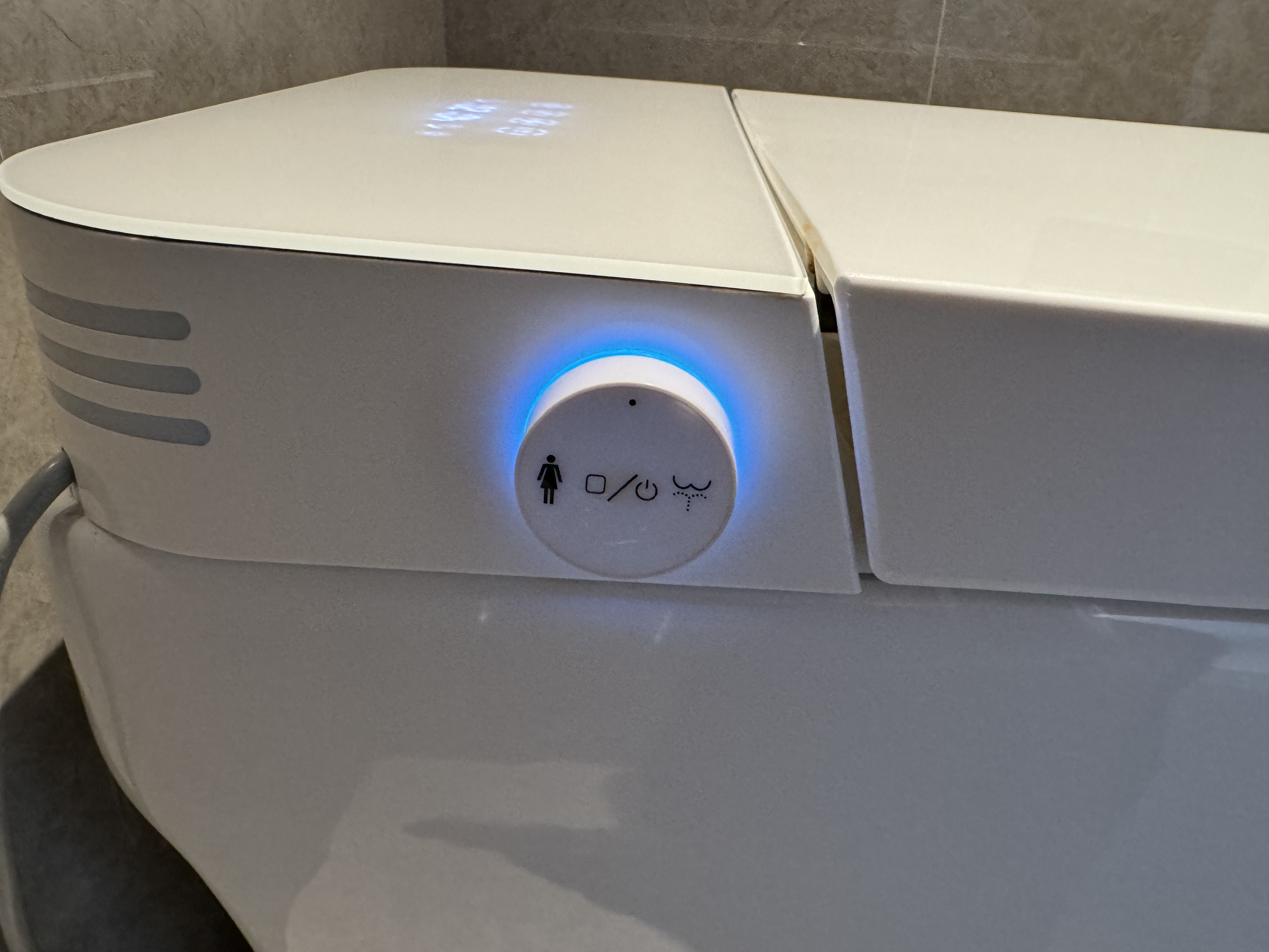 UrCove Chengdu Wenshu Monastery Taikoo Li toilet button UrCove Chengdu Wenshu Monastery Taikoo Li toilet button