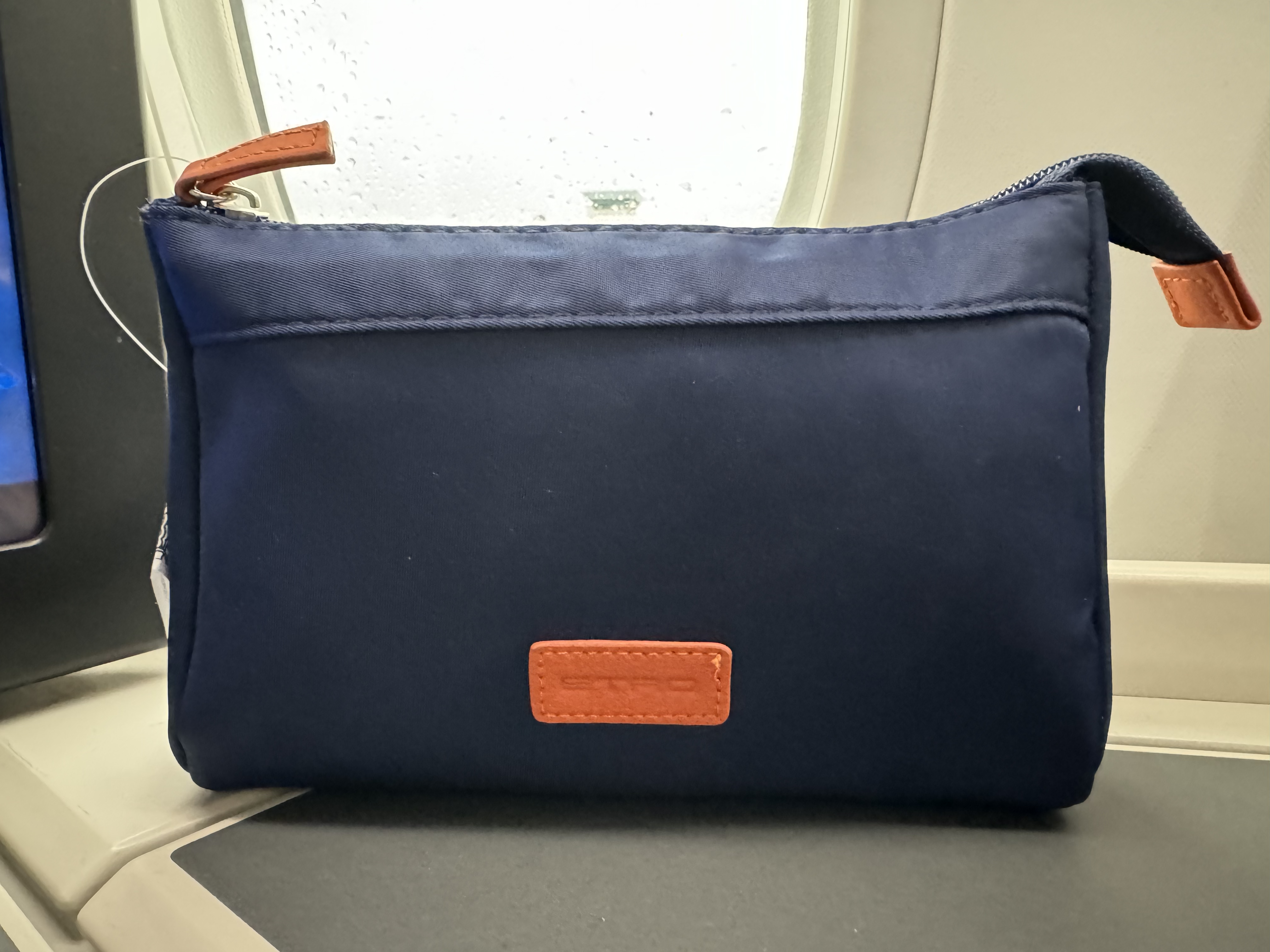Aeromexico B787 9 business class amenity kit Aeromexico B787 9 business class amenity kit