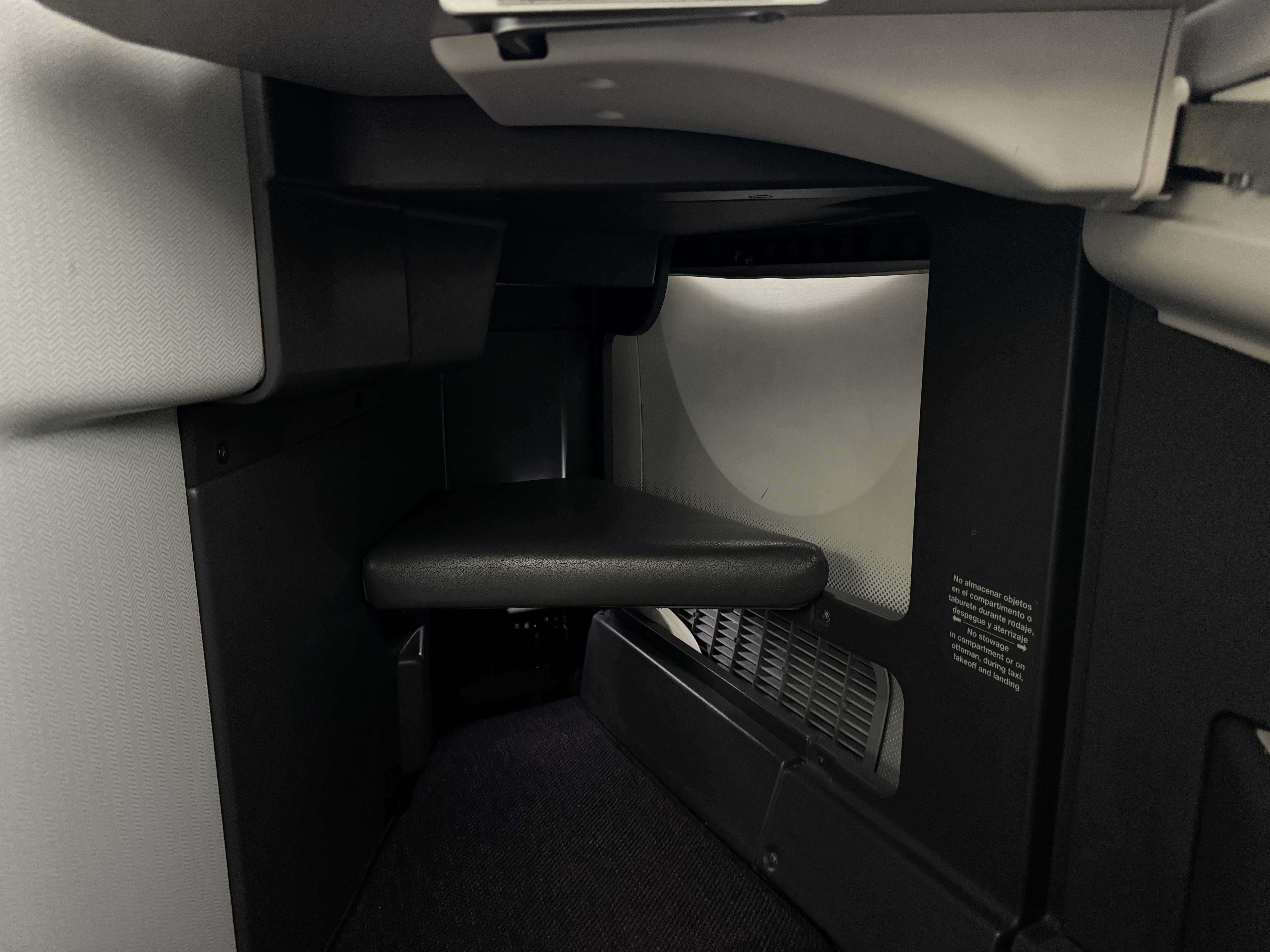 Aeromexico B787 9 business class footwell Aeromexico B787 9 business class footwell