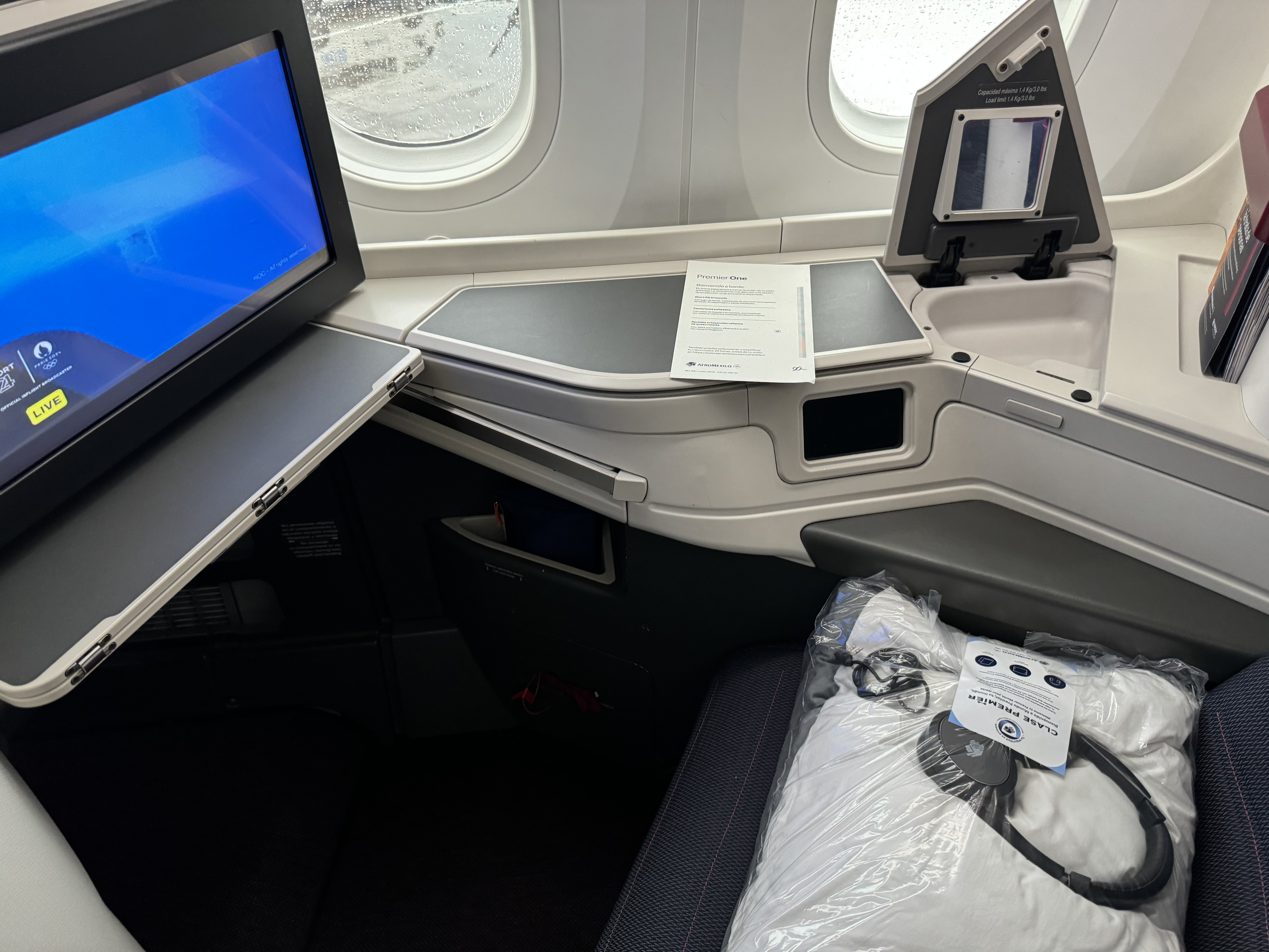 Aeromexico B787 9 business class seat space Aeromexico B787 9 business class seat space