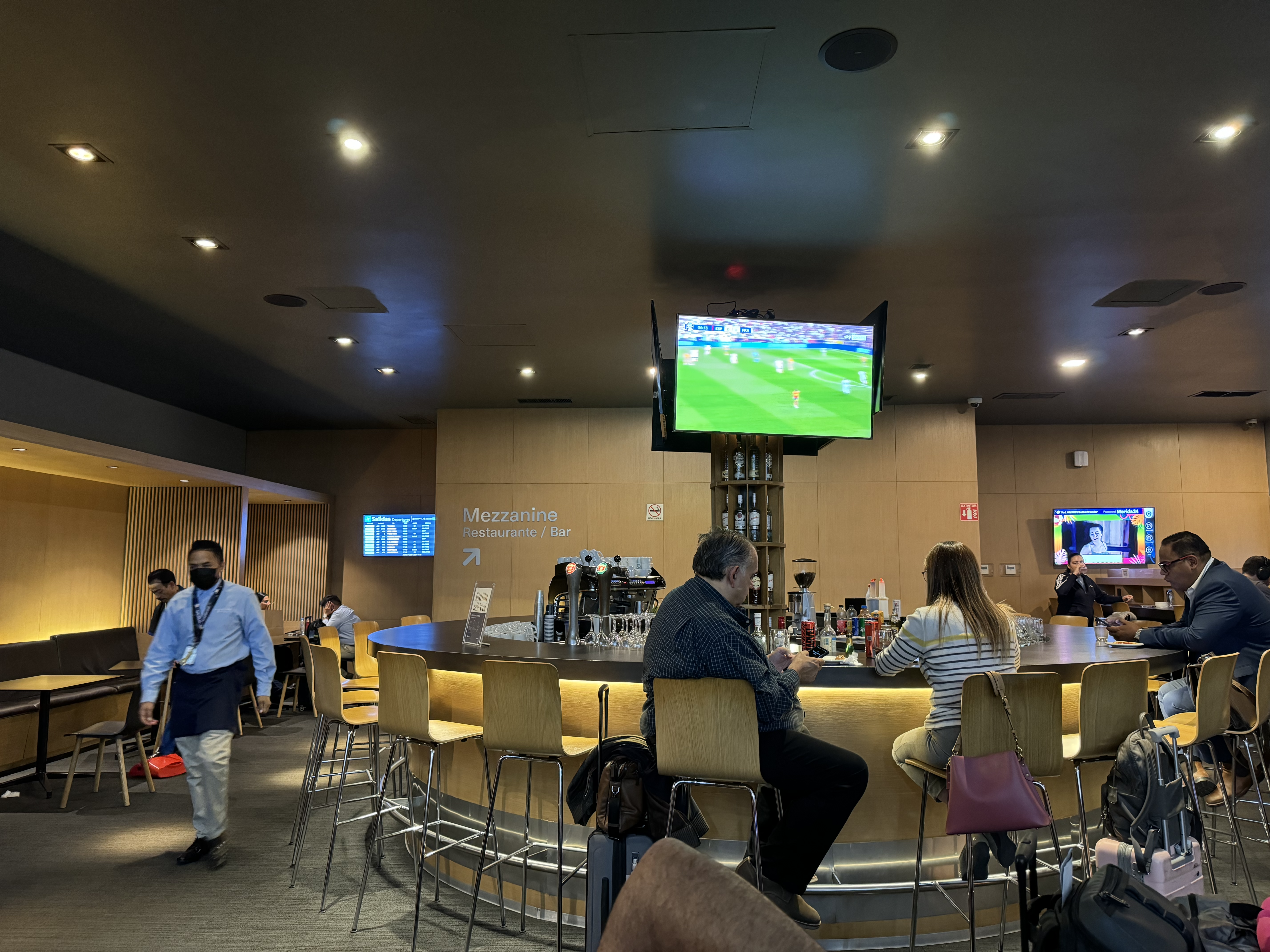 Aeromexico Salon Premier lounge MEX bar Aeromexico Salon Premier lounge MEX bar