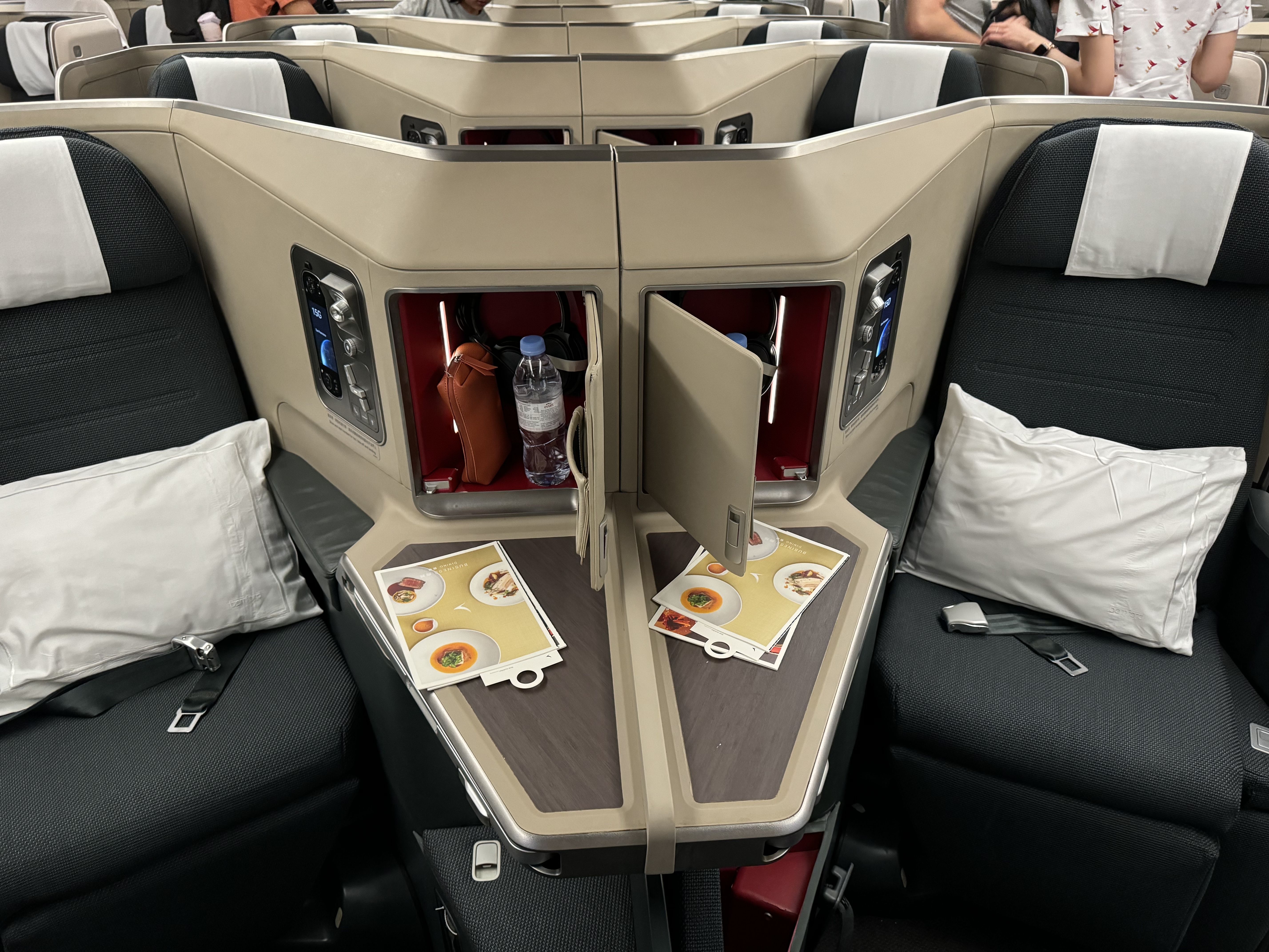 Cathay Pacific business class A350 1000