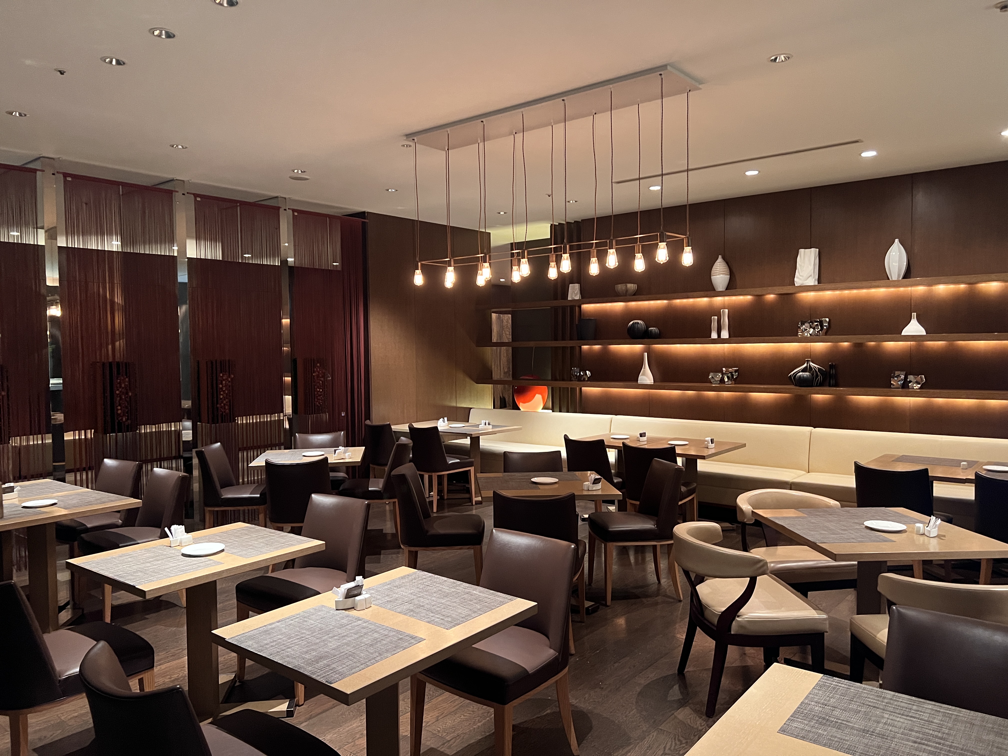 Conrad Tokyo Cerise restaurant seating Conrad Tokyo Cerise restaurant seating