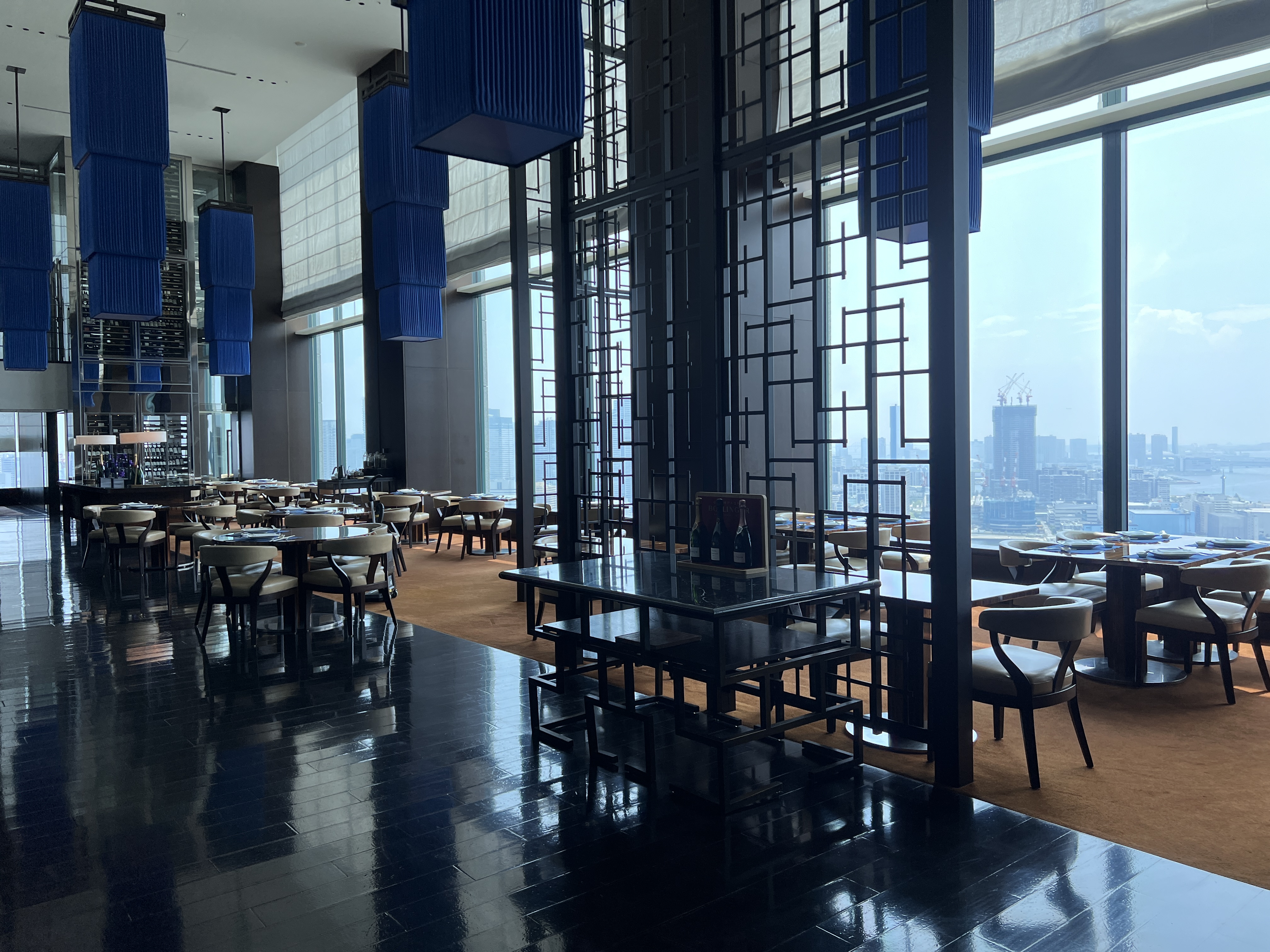 Conrad Tokyo China Blue seating Conrad Tokyo China Blue seating
