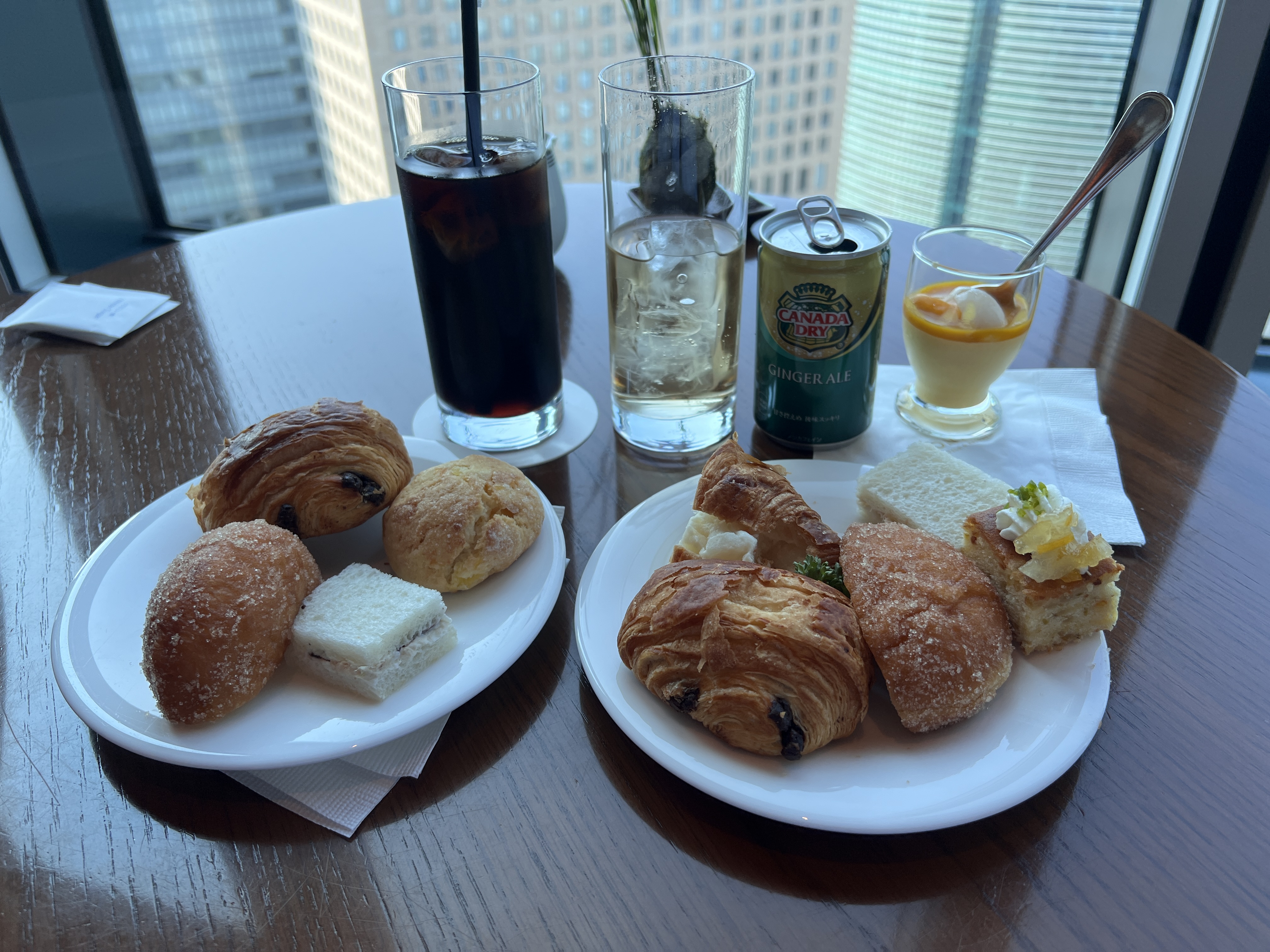 Conrad Tokyo Executive Lounge afternoon tea session Conrad Tokyo Executive Lounge afternoon tea session