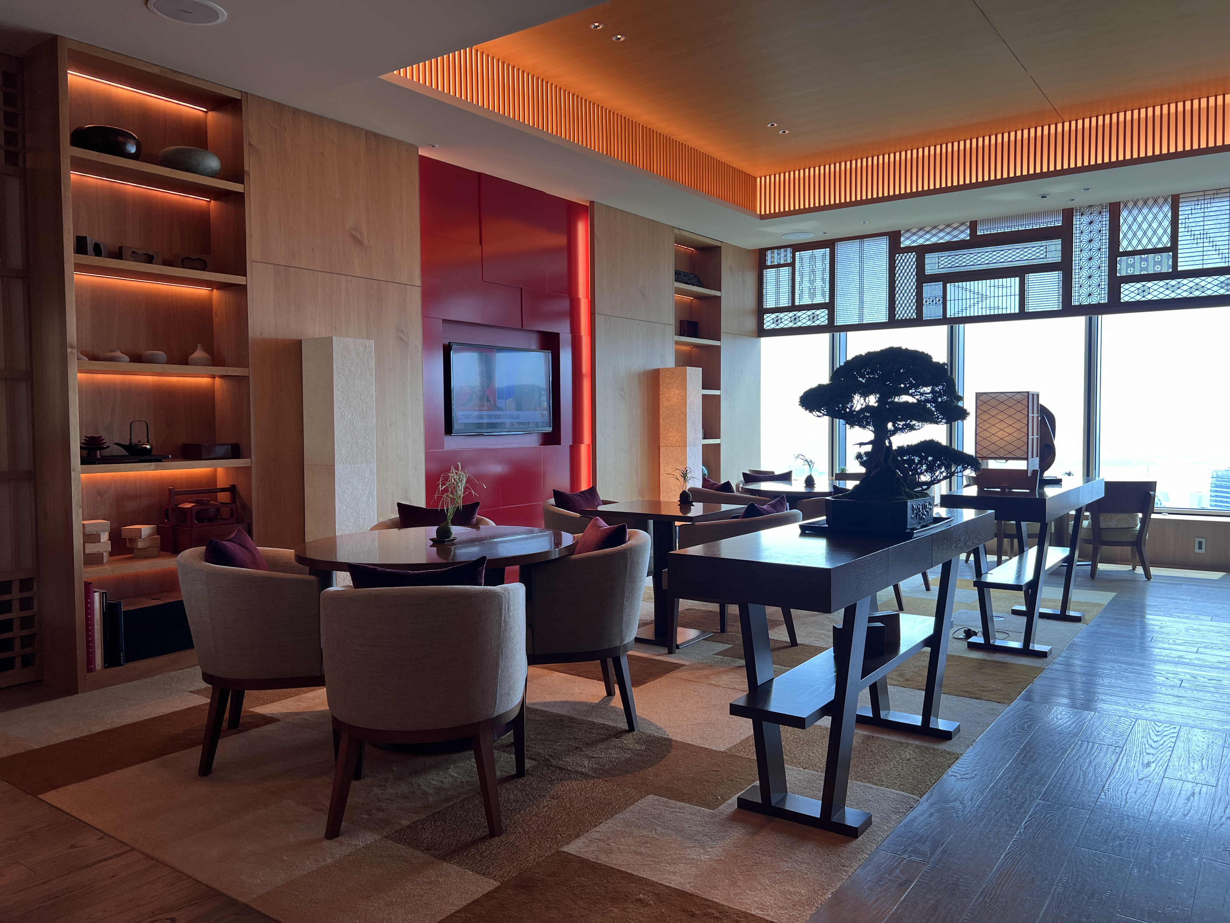 Conrad Tokyo Executive Lounge central seating Conrad Tokyo Executive Lounge central seating