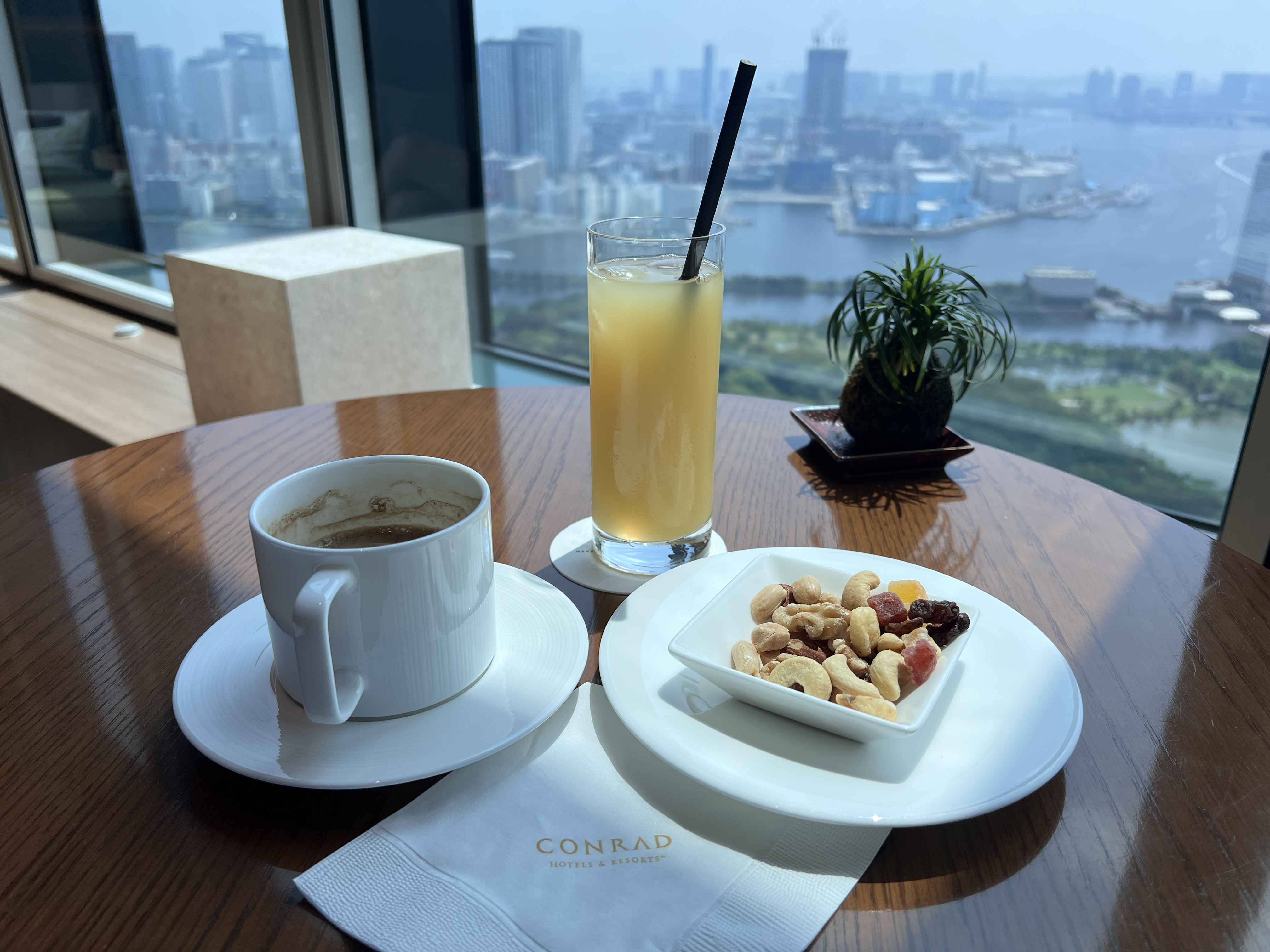 Conrad Tokyo Executive Lounge day snacks Conrad Tokyo Executive Lounge day snacks