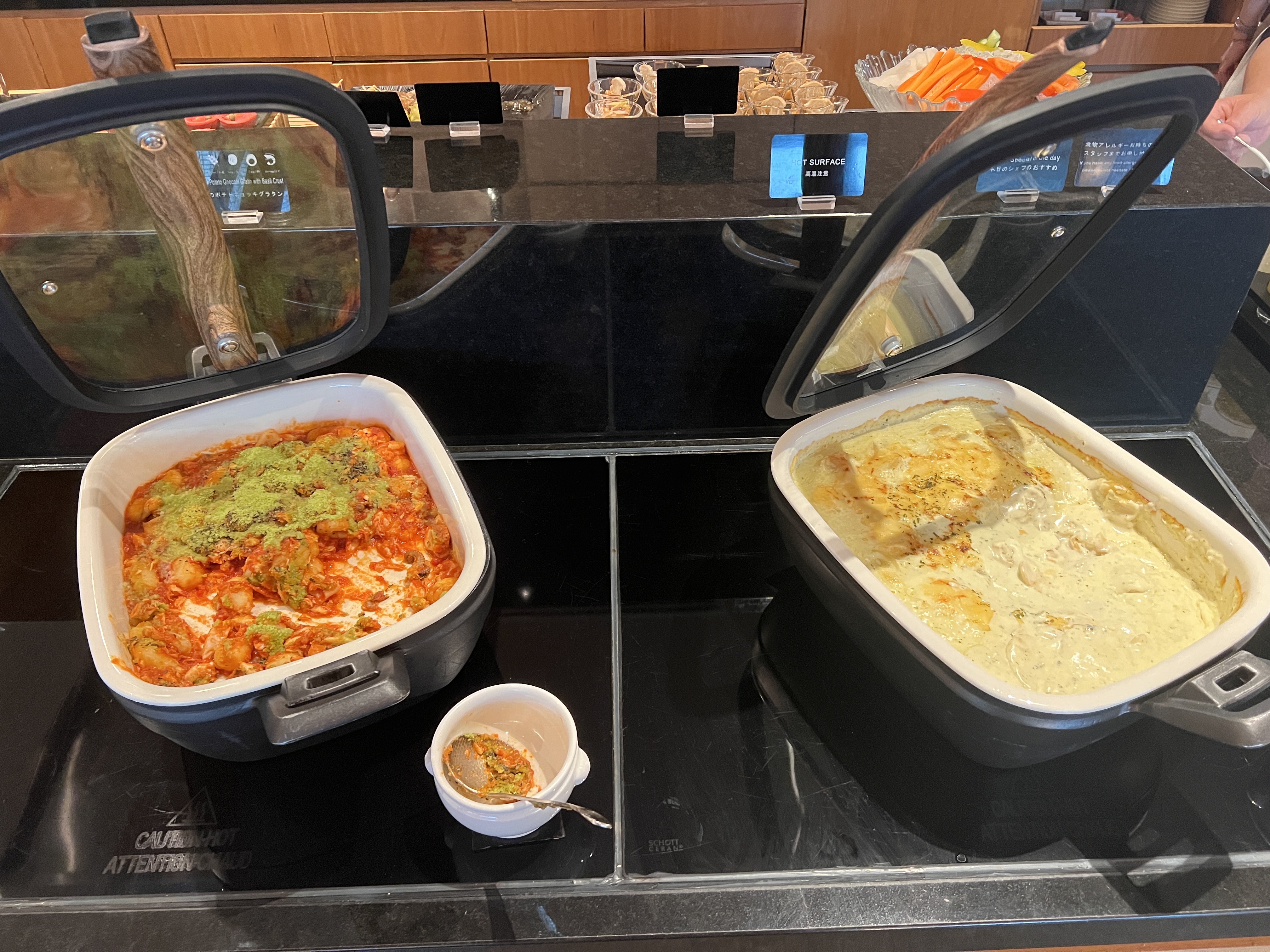 Conrad Tokyo Executive Lounge hot plates Conrad Tokyo Executive Lounge hot plates