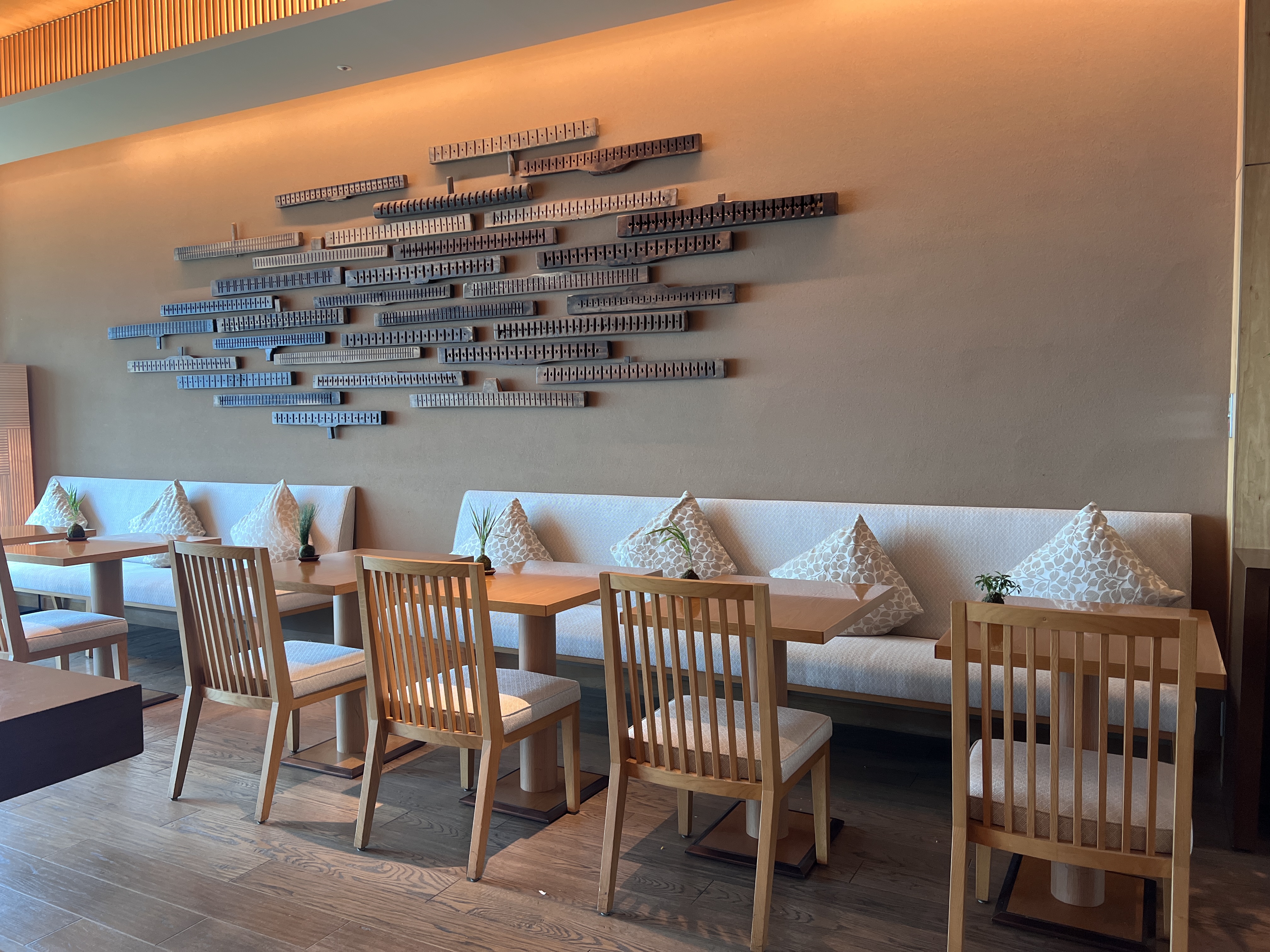 Conrad Tokyo Executive Lounge wall seating Conrad Tokyo Executive Lounge wall seating