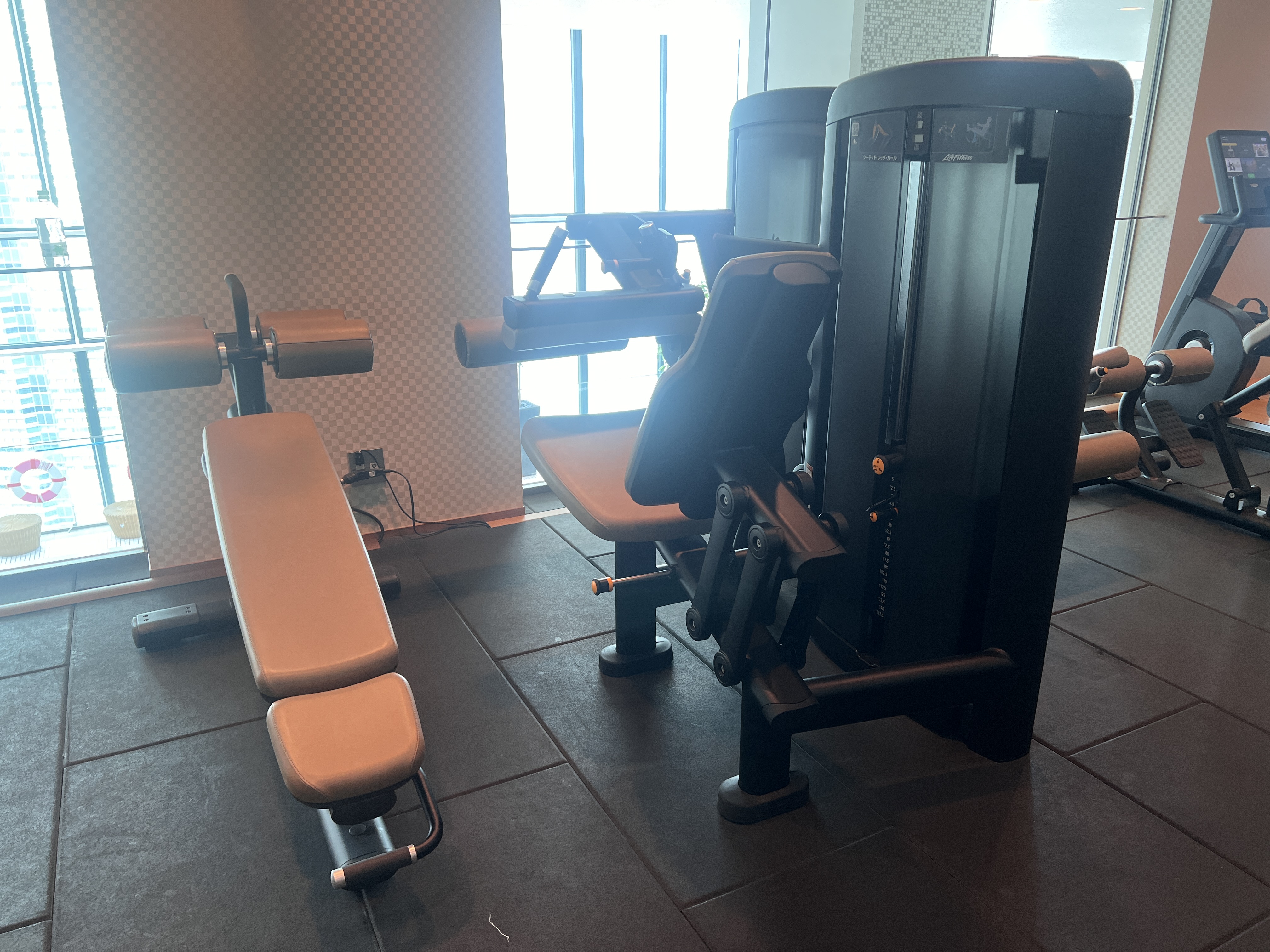 Conrad Tokyo fitness center machines Conrad Tokyo fitness center machines