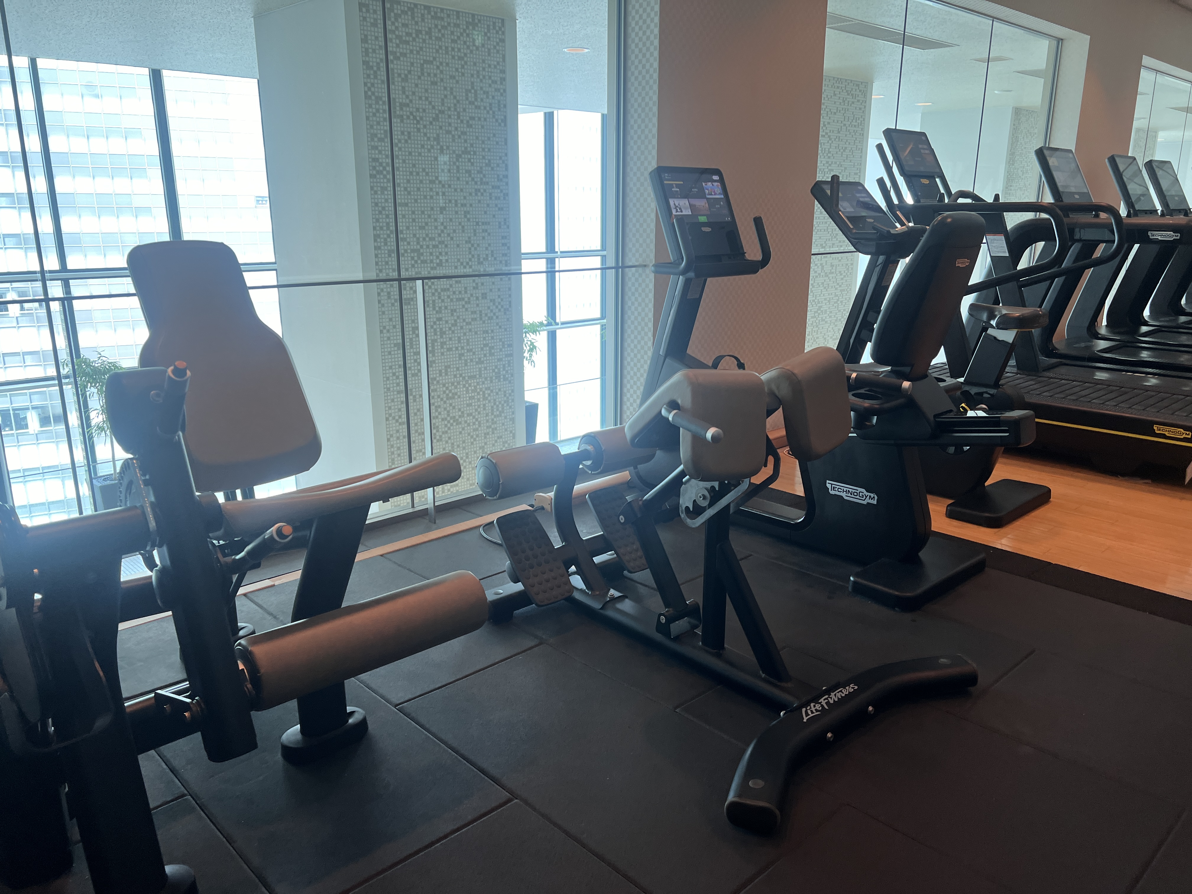 Conrad Tokyo fitness center more machines Conrad Tokyo fitness center more machines