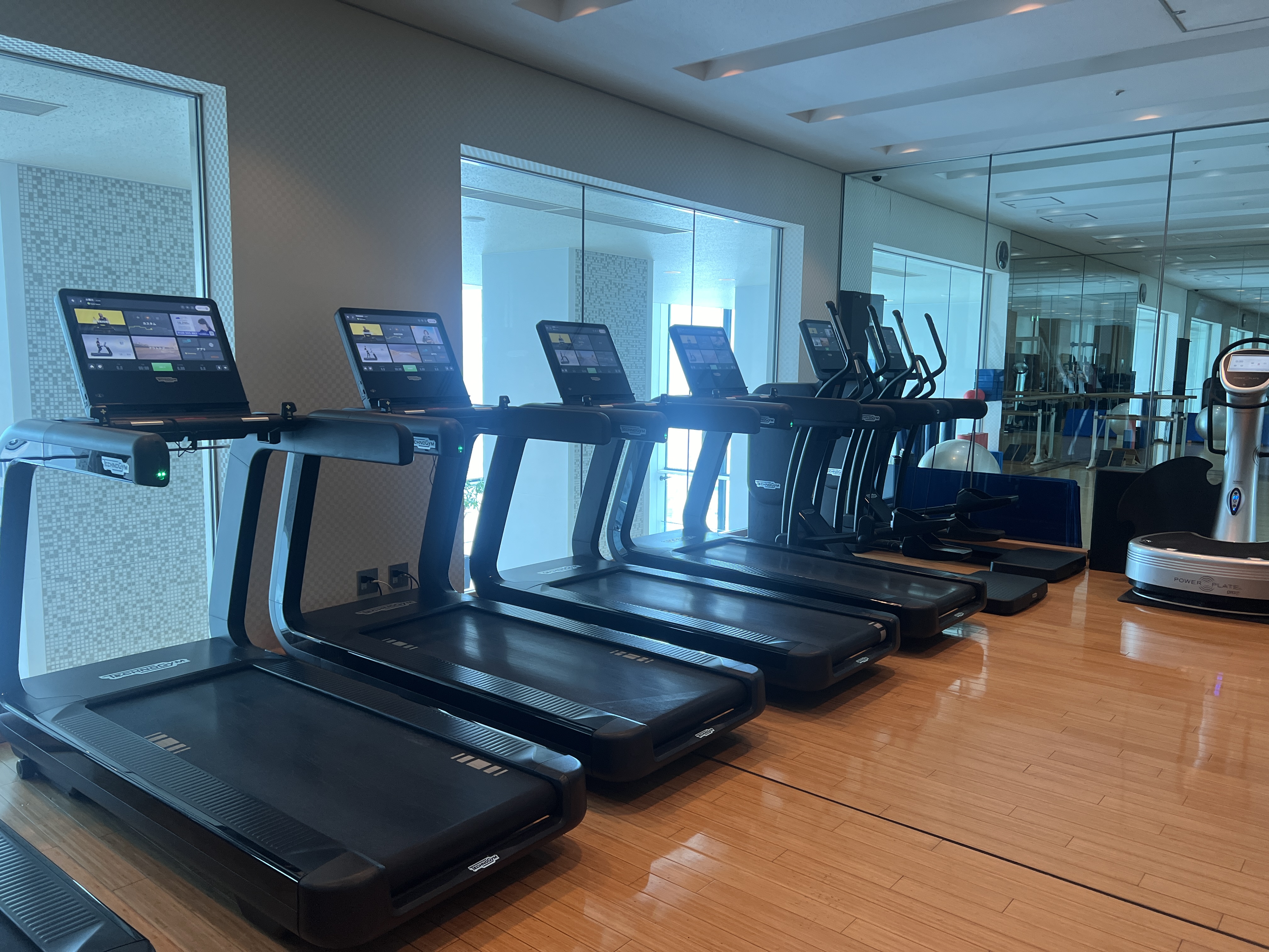 Conrad Tokyo fitness center treadmills Conrad Tokyo fitness center treadmills