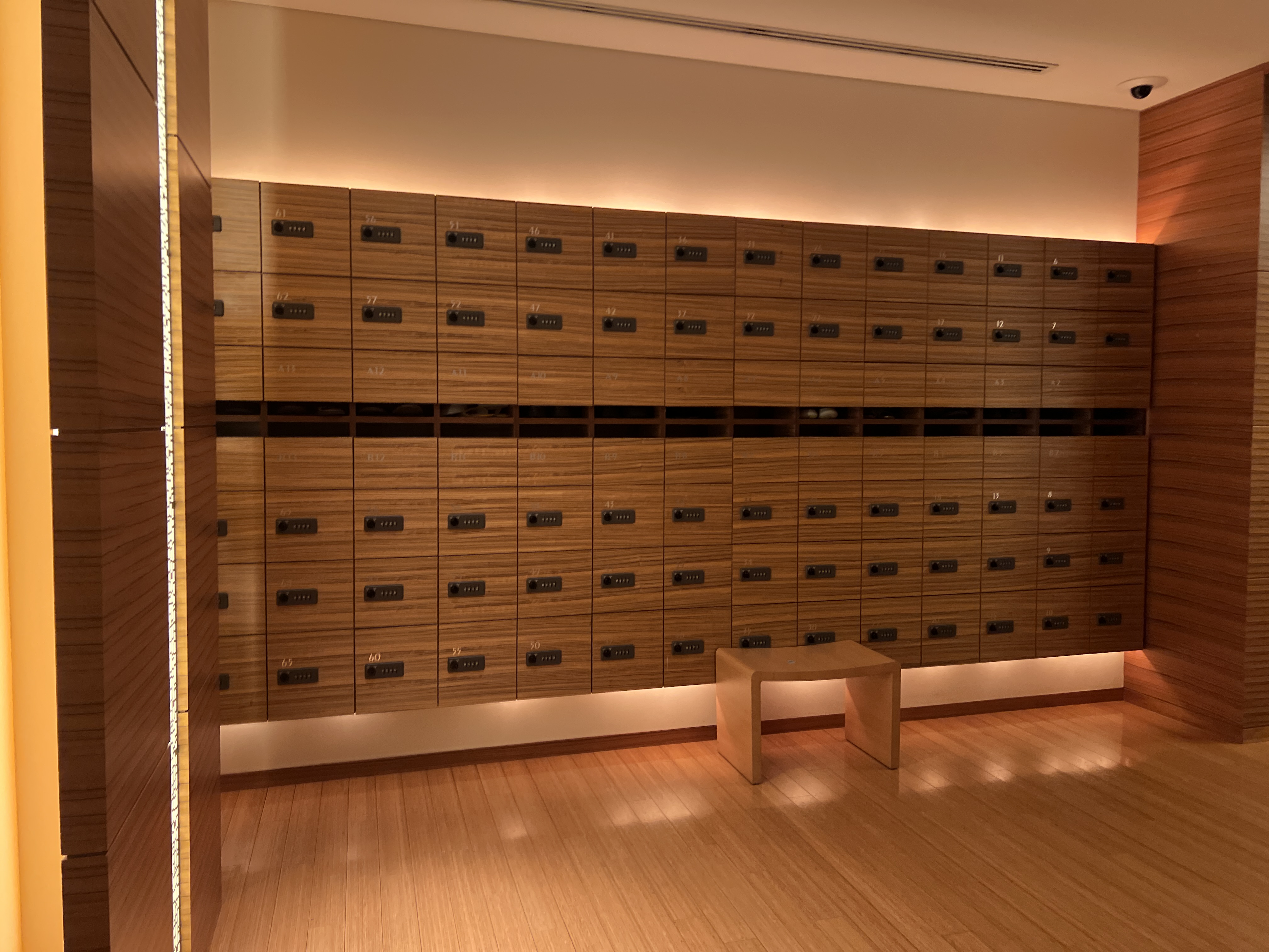 Conrad Tokyo spa locker roon Conrad Tokyo spa locker roon