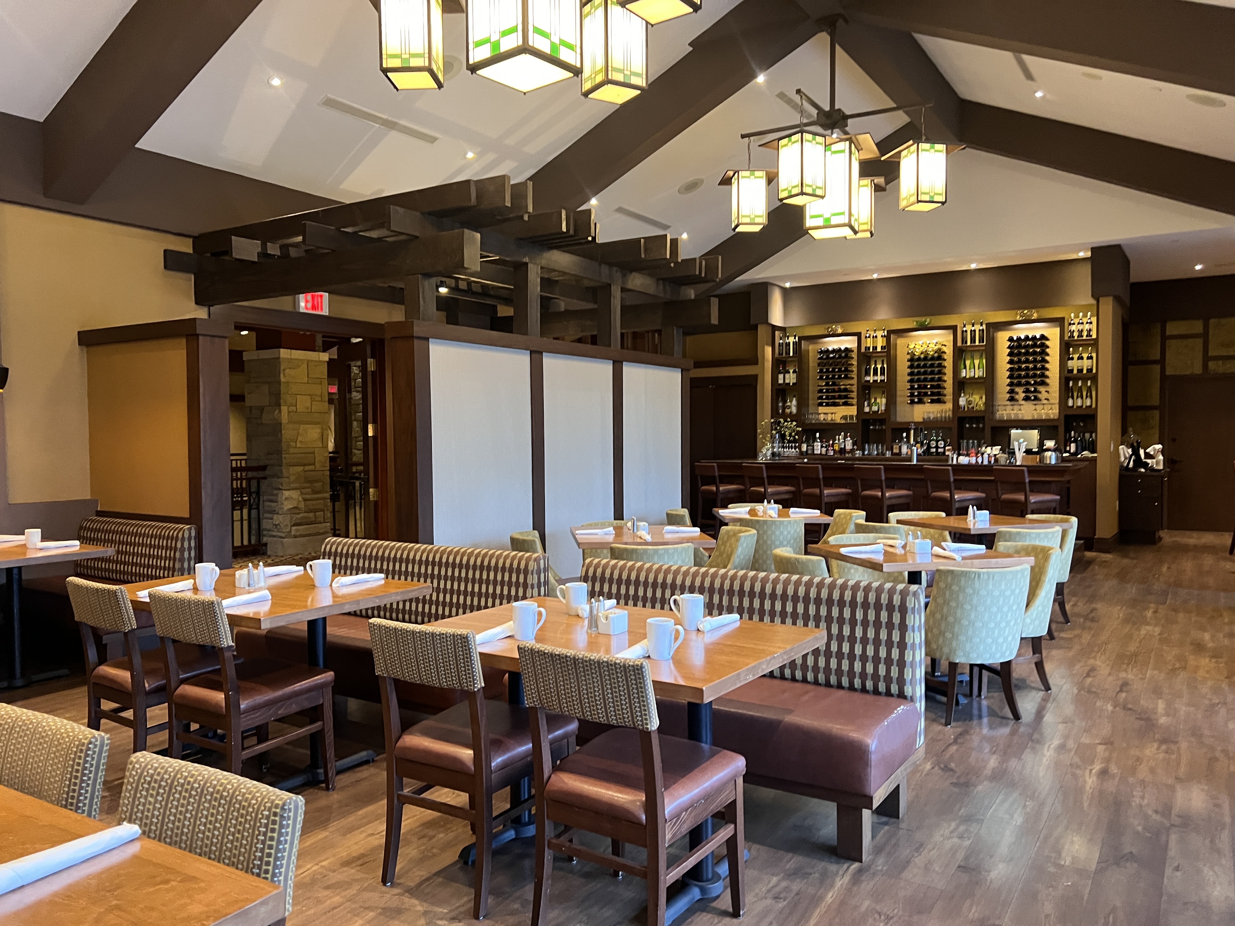 DoubleTree Fallsview Resort Spa by Hilton Niagara Falls Buchanans seating DoubleTree Fallsview Resort Spa by Hilton Niagara Falls Buchanans seating