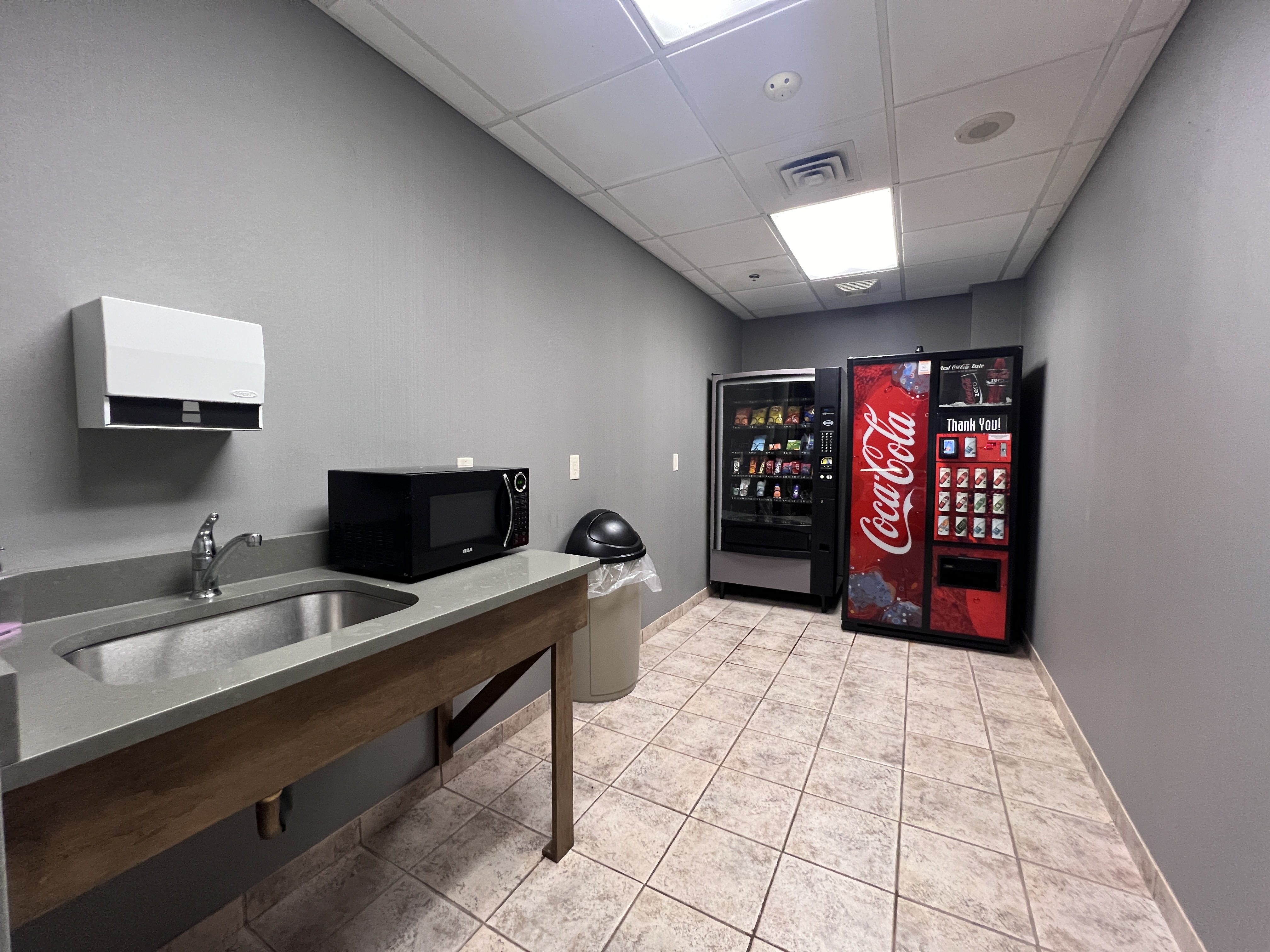 DoubleTree Fallsview Resort Spa by Hilton Niagara Falls Guest pantry DoubleTree Fallsview Resort Spa by Hilton Niagara Falls Guest pantry