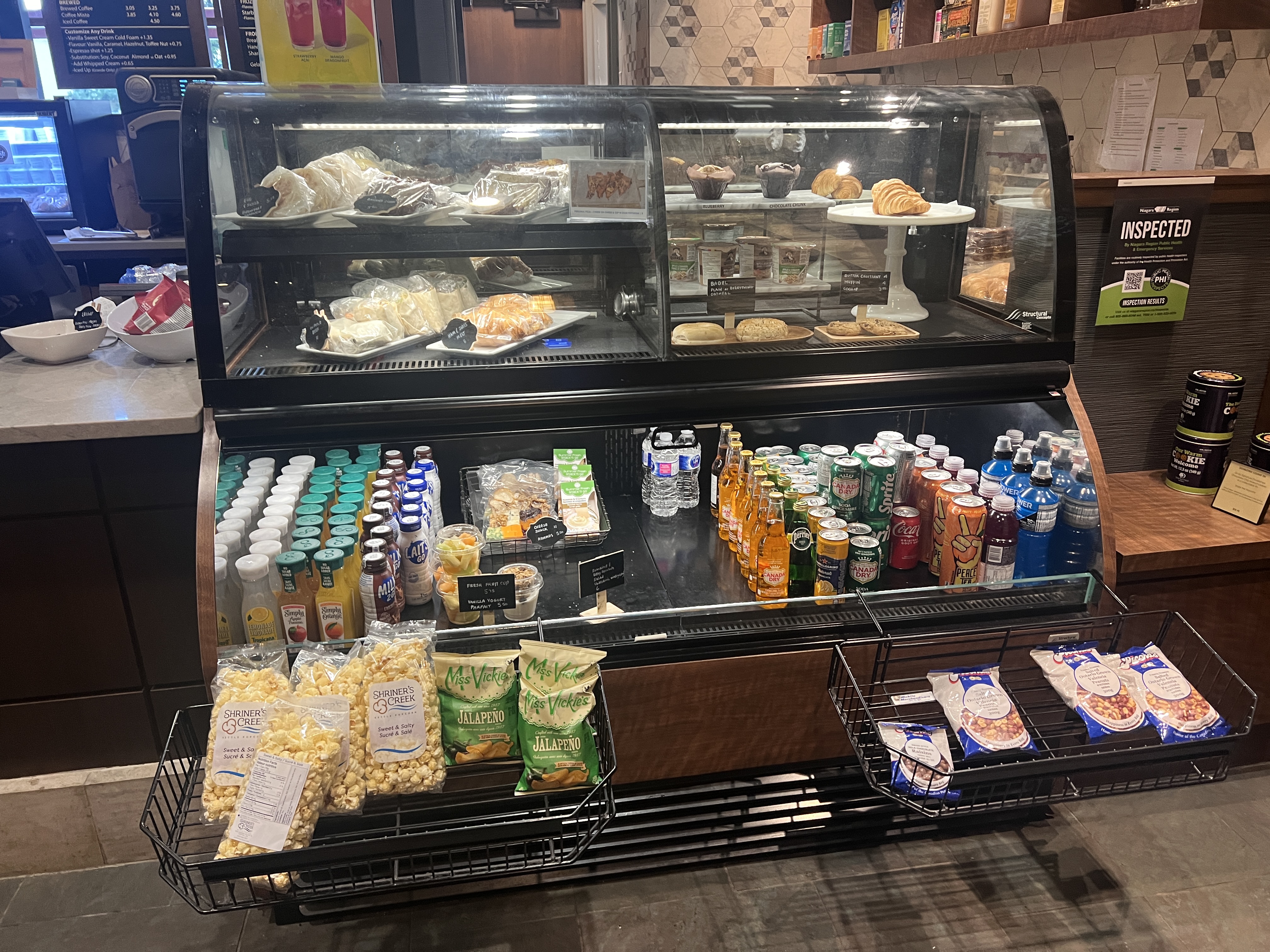 DoubleTree Fallsview Resort Spa by Hilton Niagara Falls Moose Squirrel food options DoubleTree Fallsview Resort Spa by Hilton Niagara Falls Moose Squirrel food options