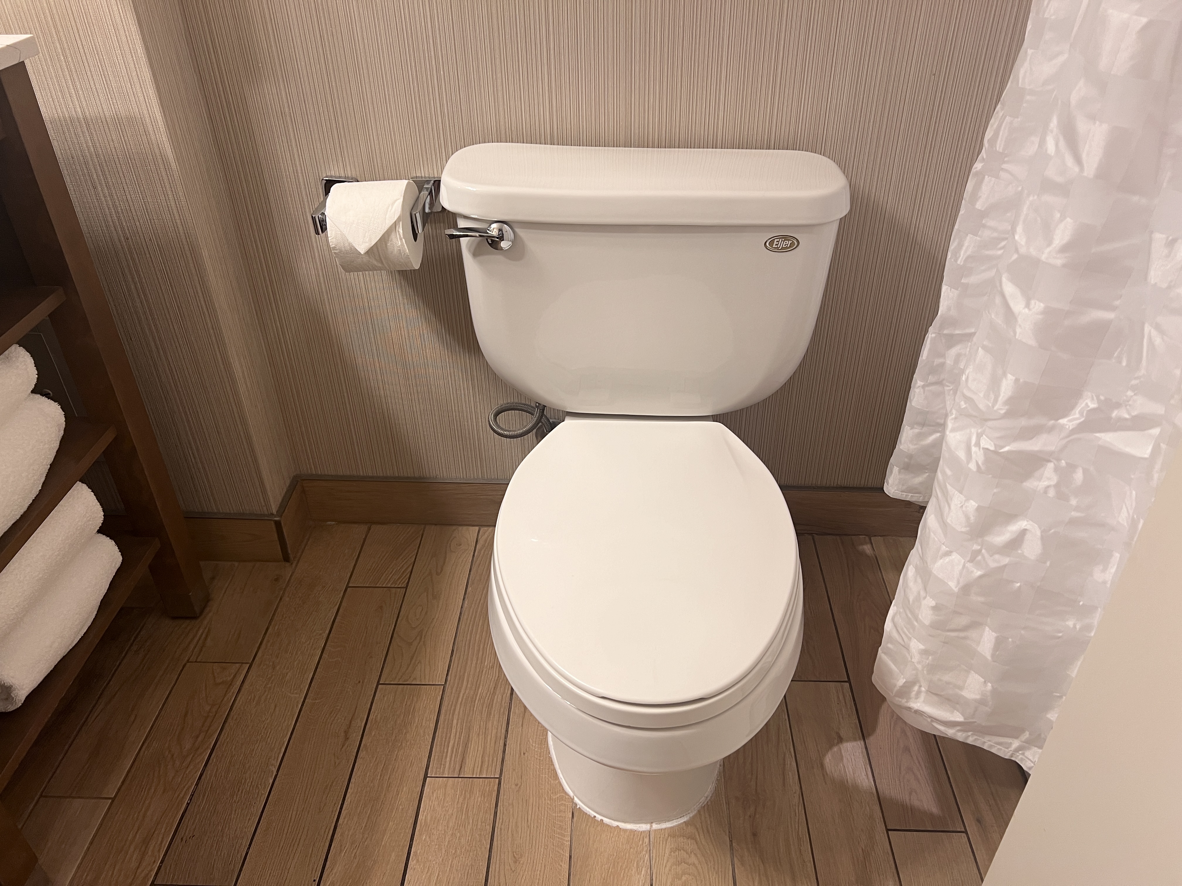 DoubleTree Fallsview Resort Spa by Hilton Niagara Falls toilet DoubleTree Fallsview Resort Spa by Hilton Niagara Falls toilet