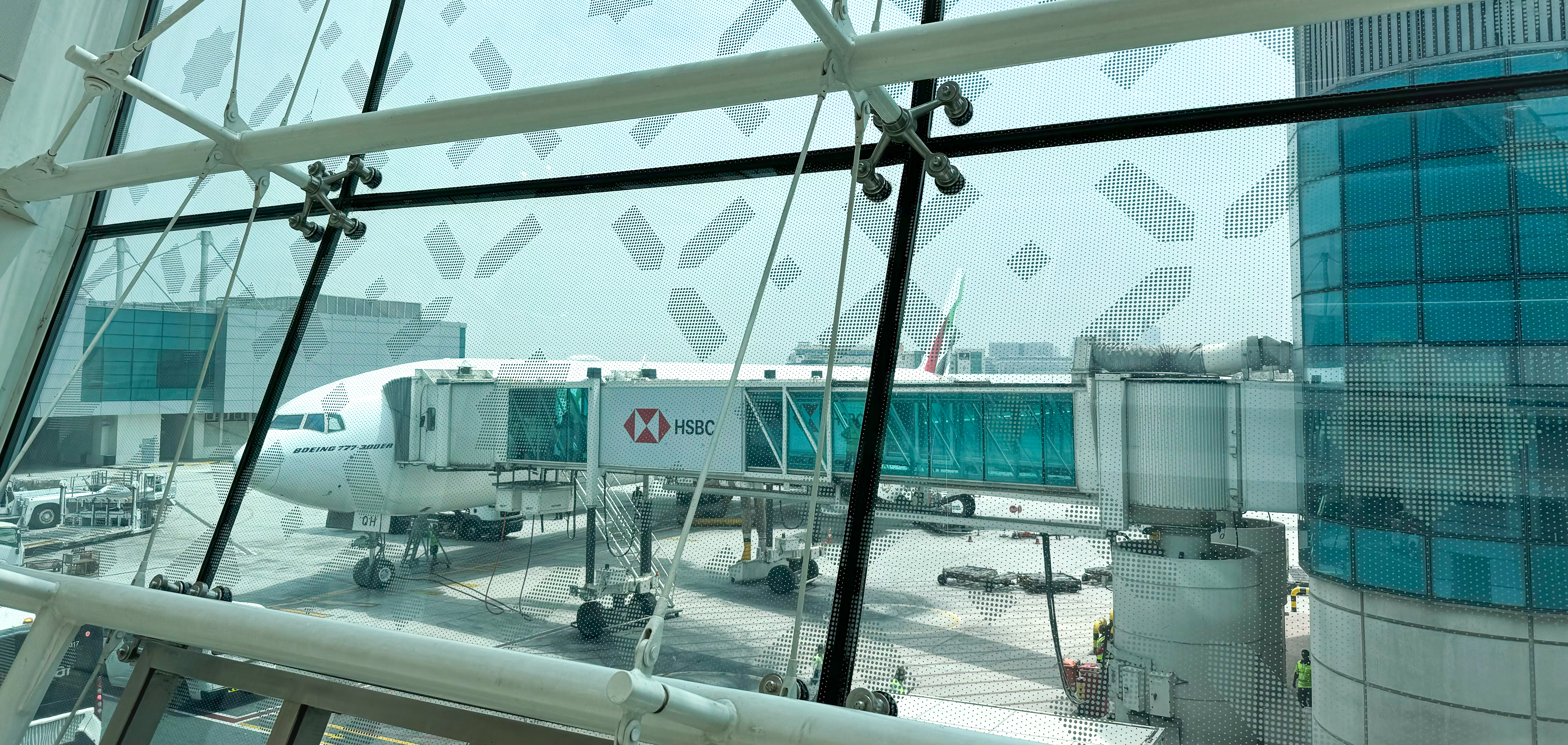 Emirates 777300 refreshed Emirates 777300 refreshed