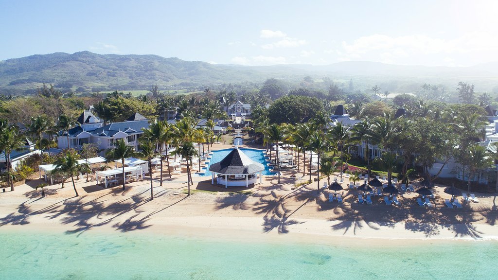 Heritage Le Telfair Golf & Wellness Resort beach and hotel