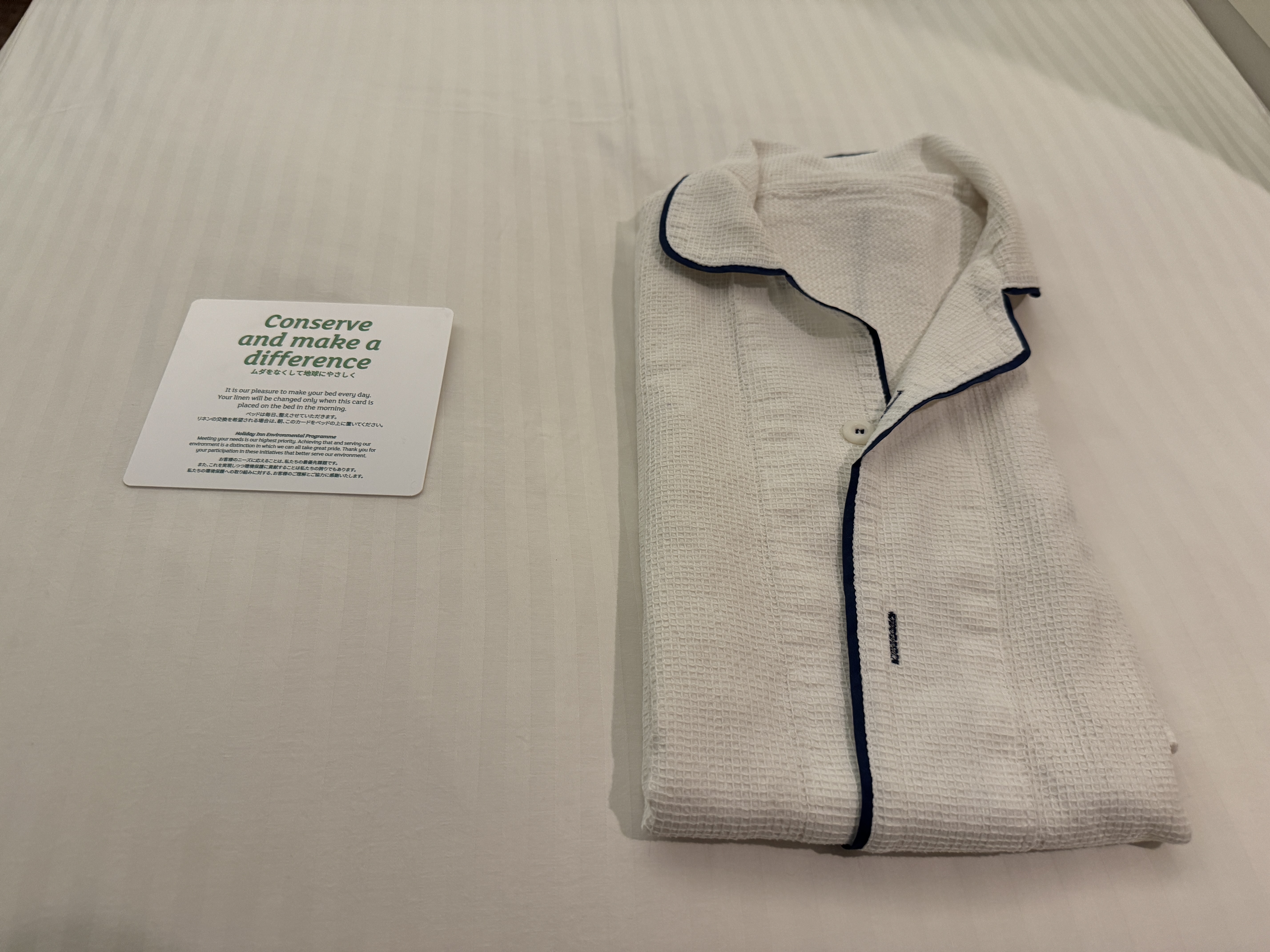 Holiday Inn Osaka Namba room robe
