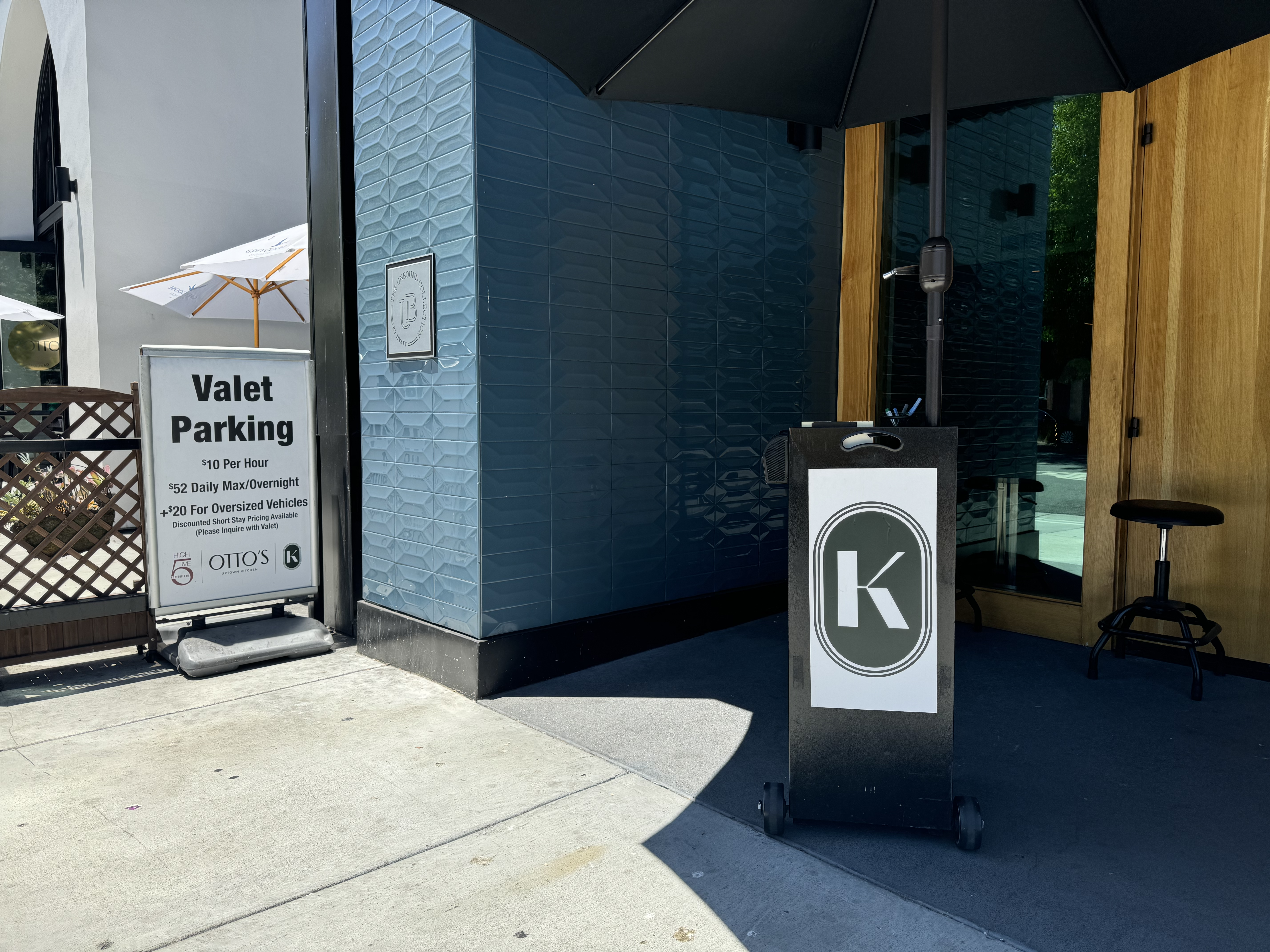 Kissel Uptown Oakland valet stand