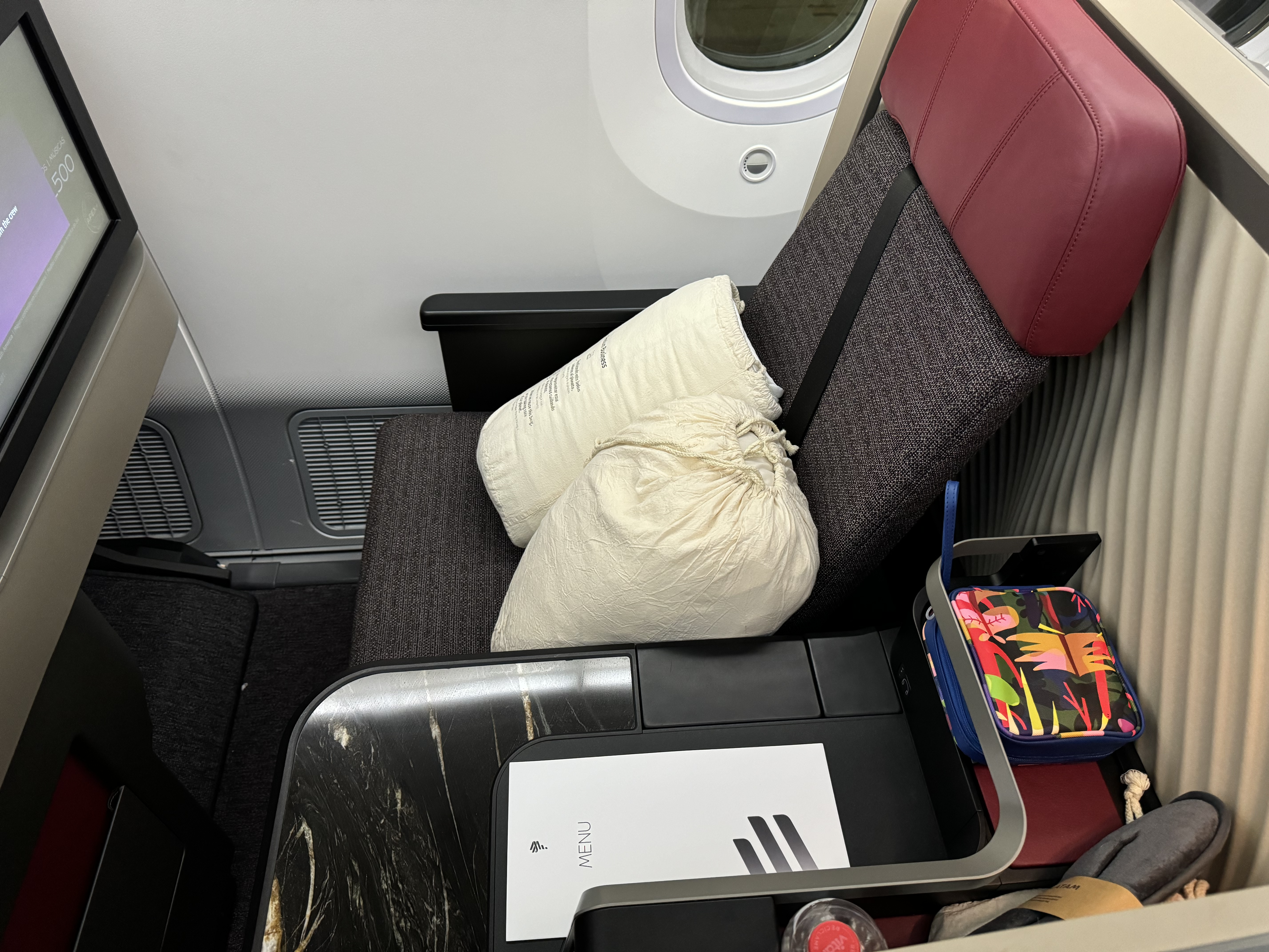 LATAM business class B787 9 seat LATAM business class B787 9 seat