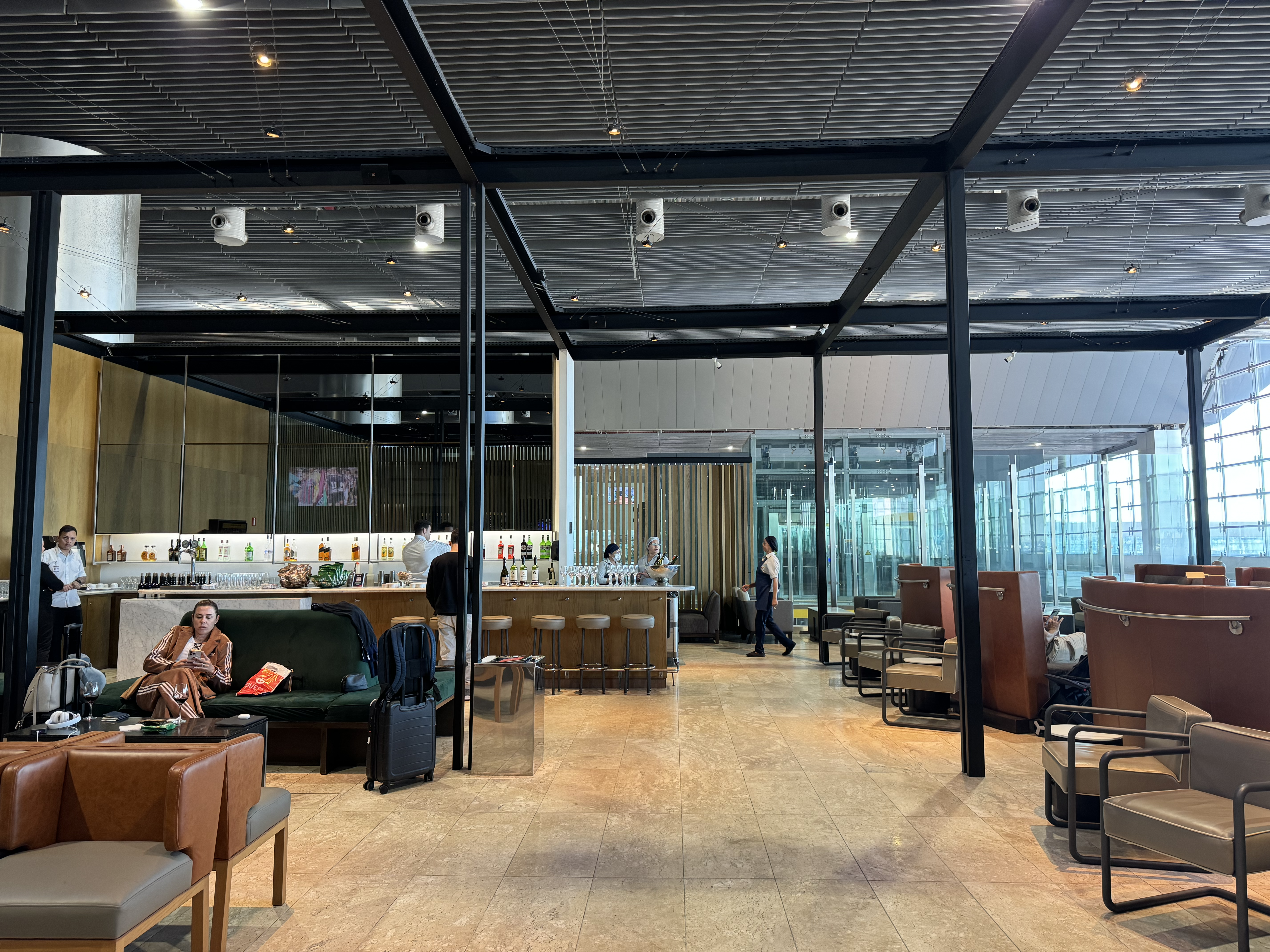 LATAM lounge Sao Paulo GRU terminal 3 seating near bar