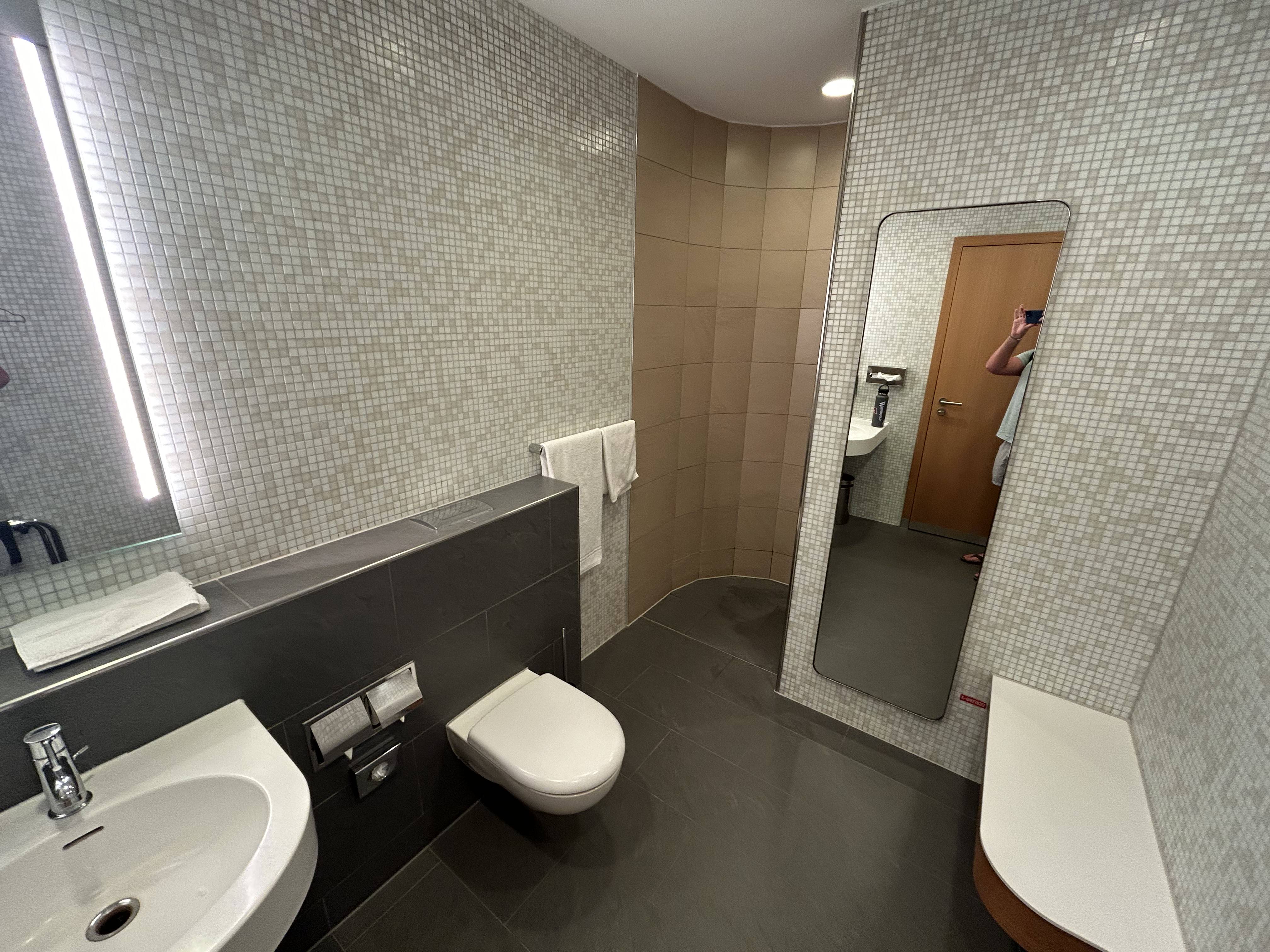 Lufthansa Business Class Lounge Bathroom Shower FRA Lufthansa Business Class Lounge Bathroom Shower FRA