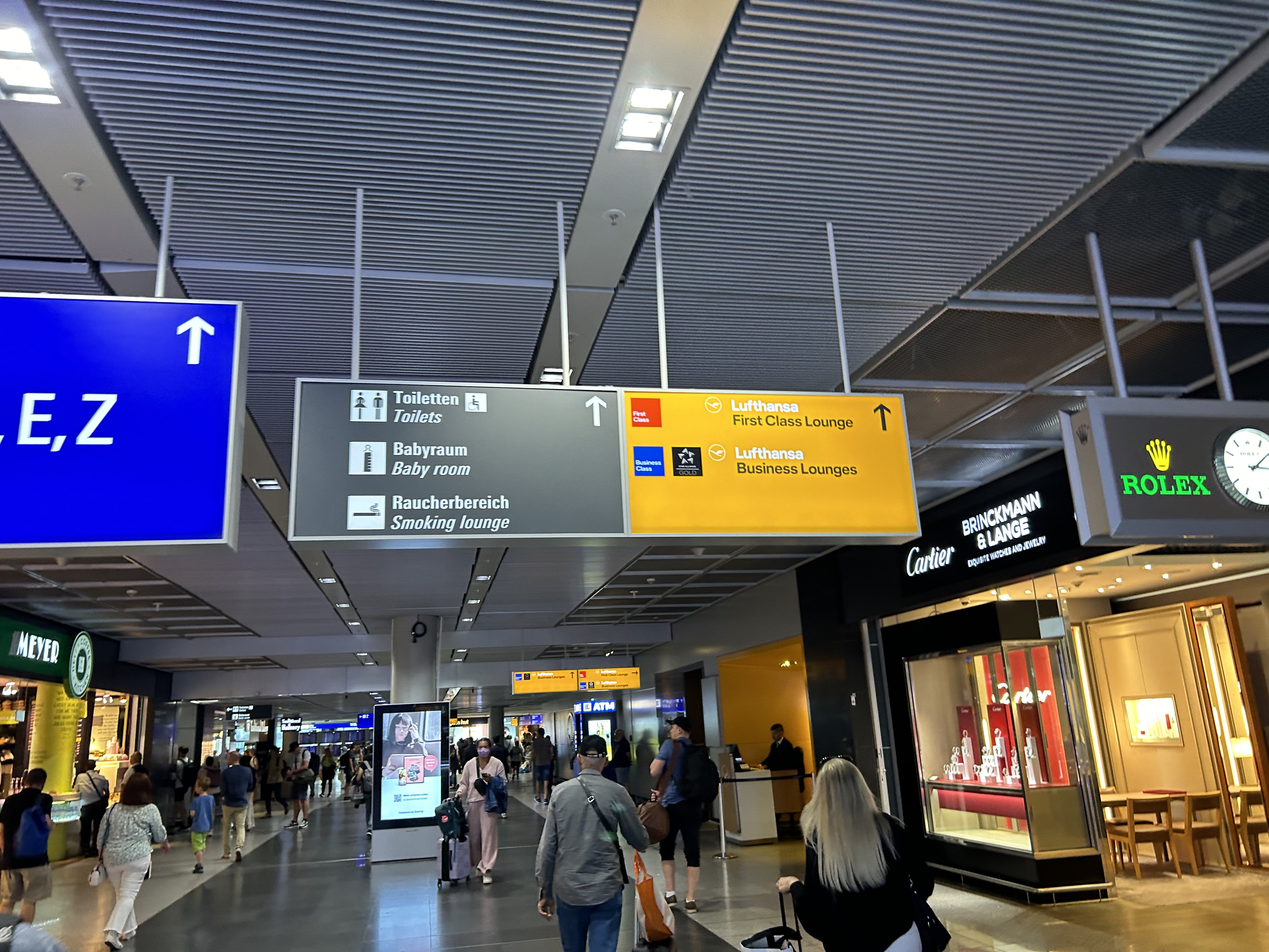 Lufthansa Business Class Lounge Direction FRA Lufthansa Business Class Lounge Direction FRA